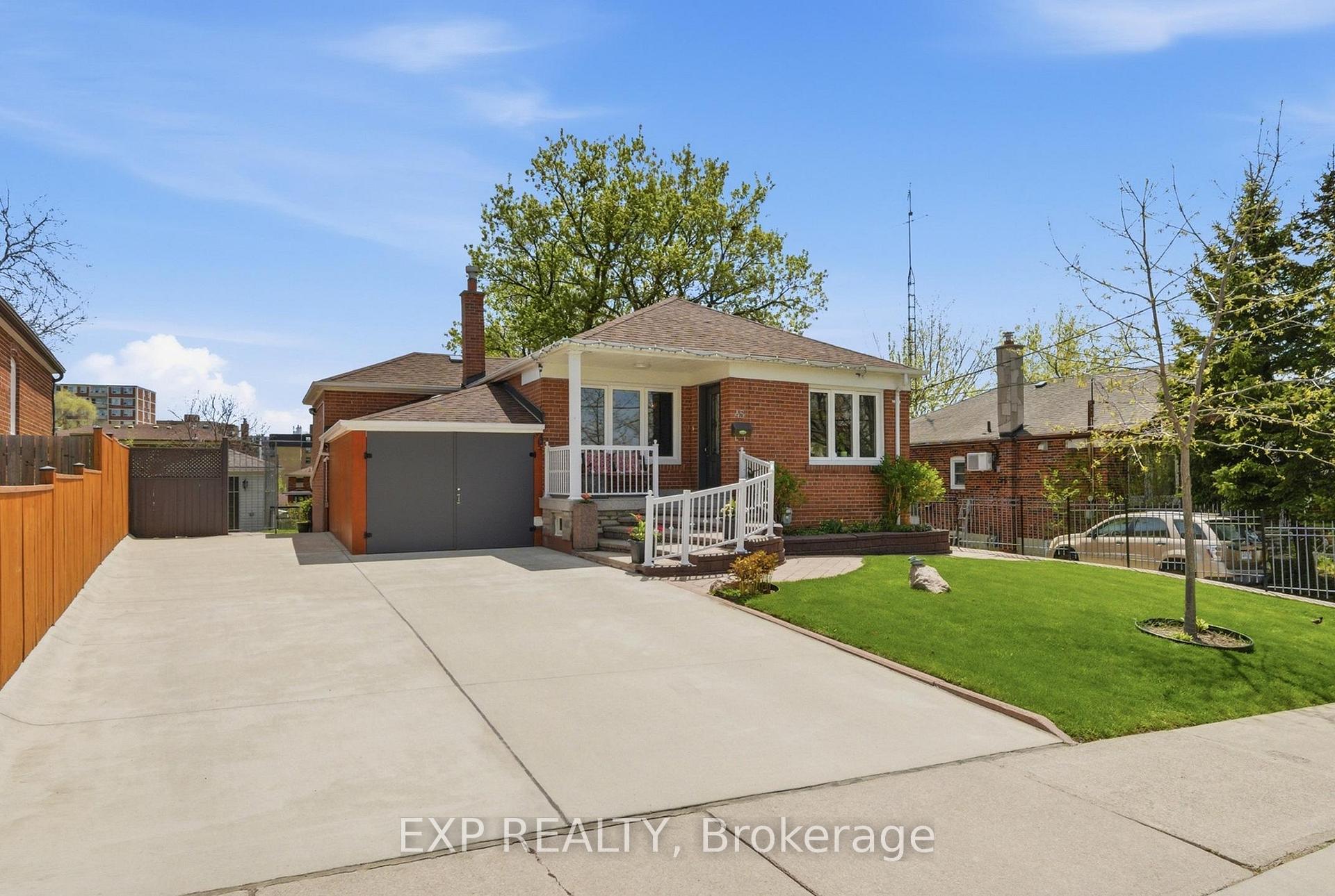 45 Flamborough Drive, Toronto W04, ON M6M 2R5