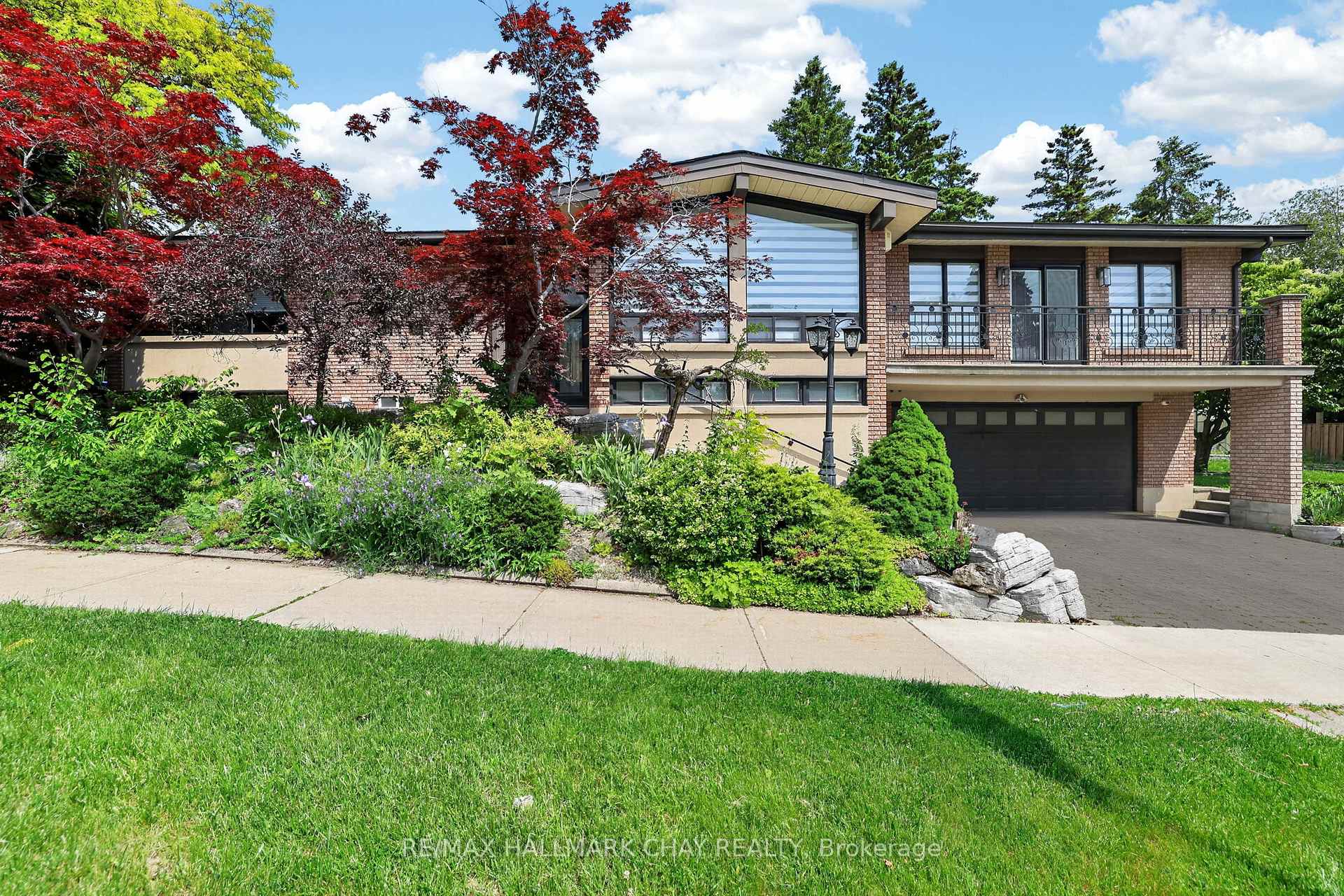 80 Beaumonde Heights Drive Upper, Toronto W10, ON M9V 1V9