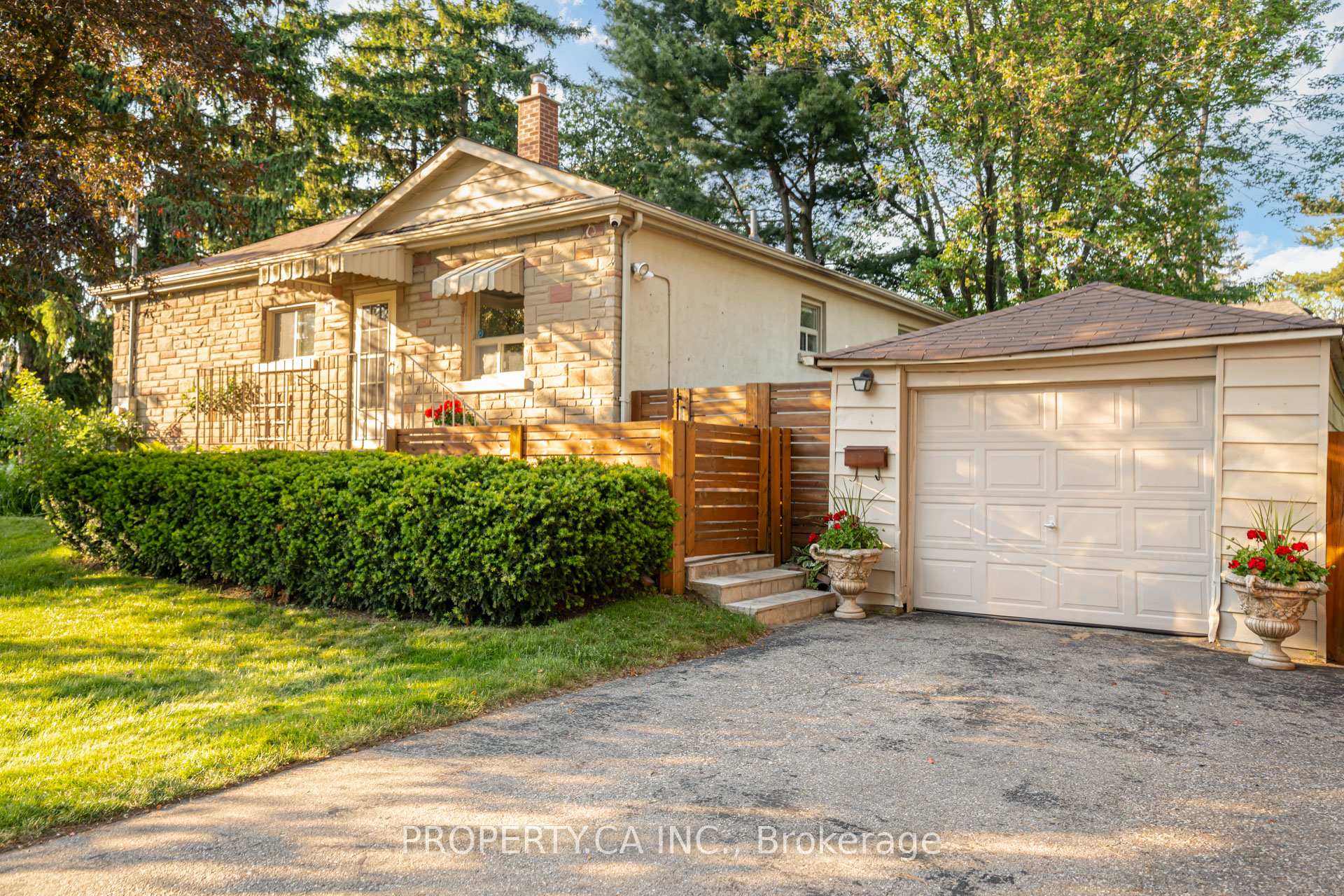 480 Lynd Avenue, Mississauga, ON L5G 2L9