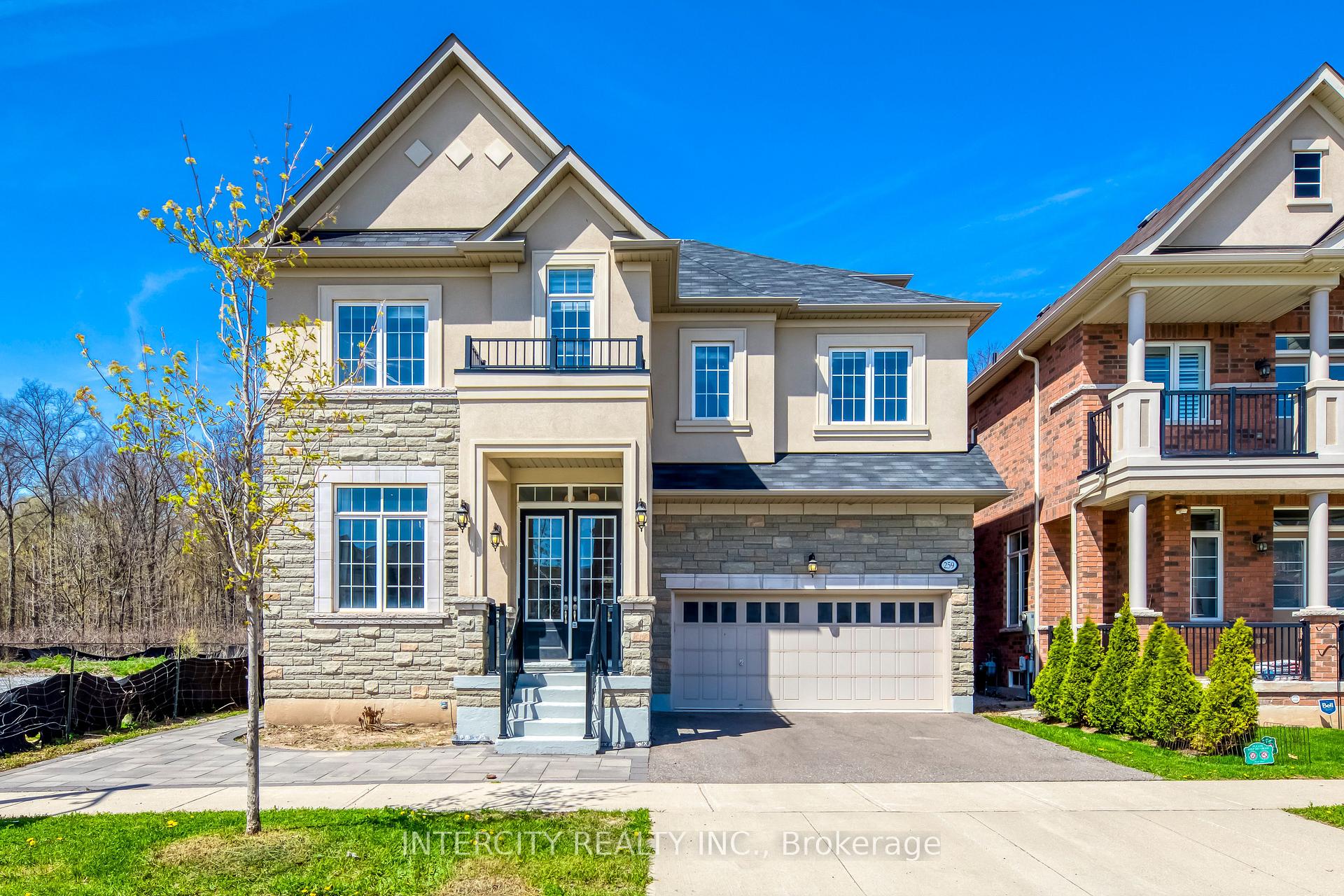 259 Polly Drive, Oakville, ON L6M 0X3