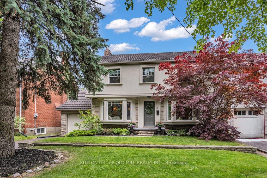 38 Edgemore Drive, Toronto W07, ON M8Y 2N3