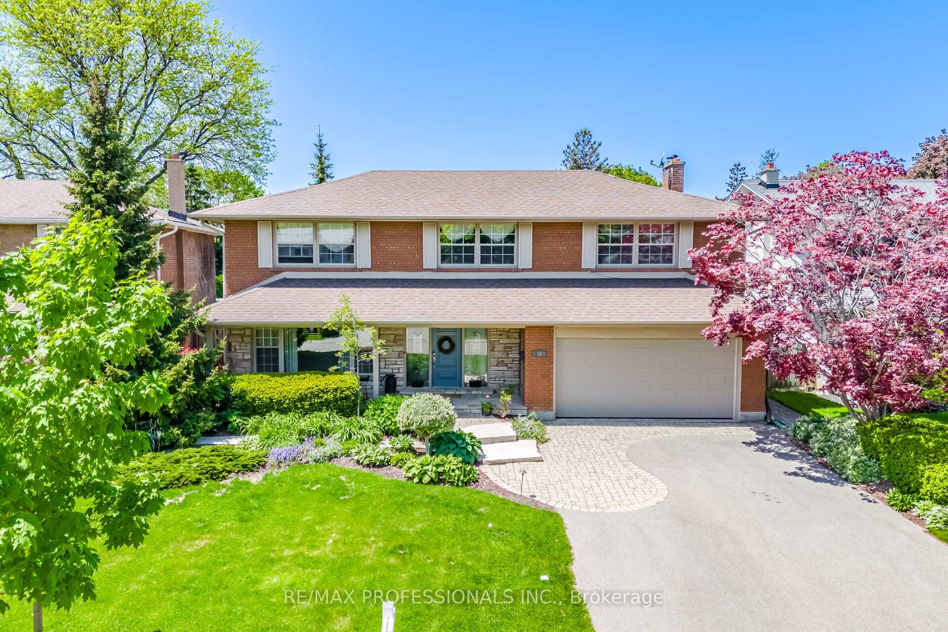 16 Cherry Post Crescent, Toronto W08, ON M9C 2K1