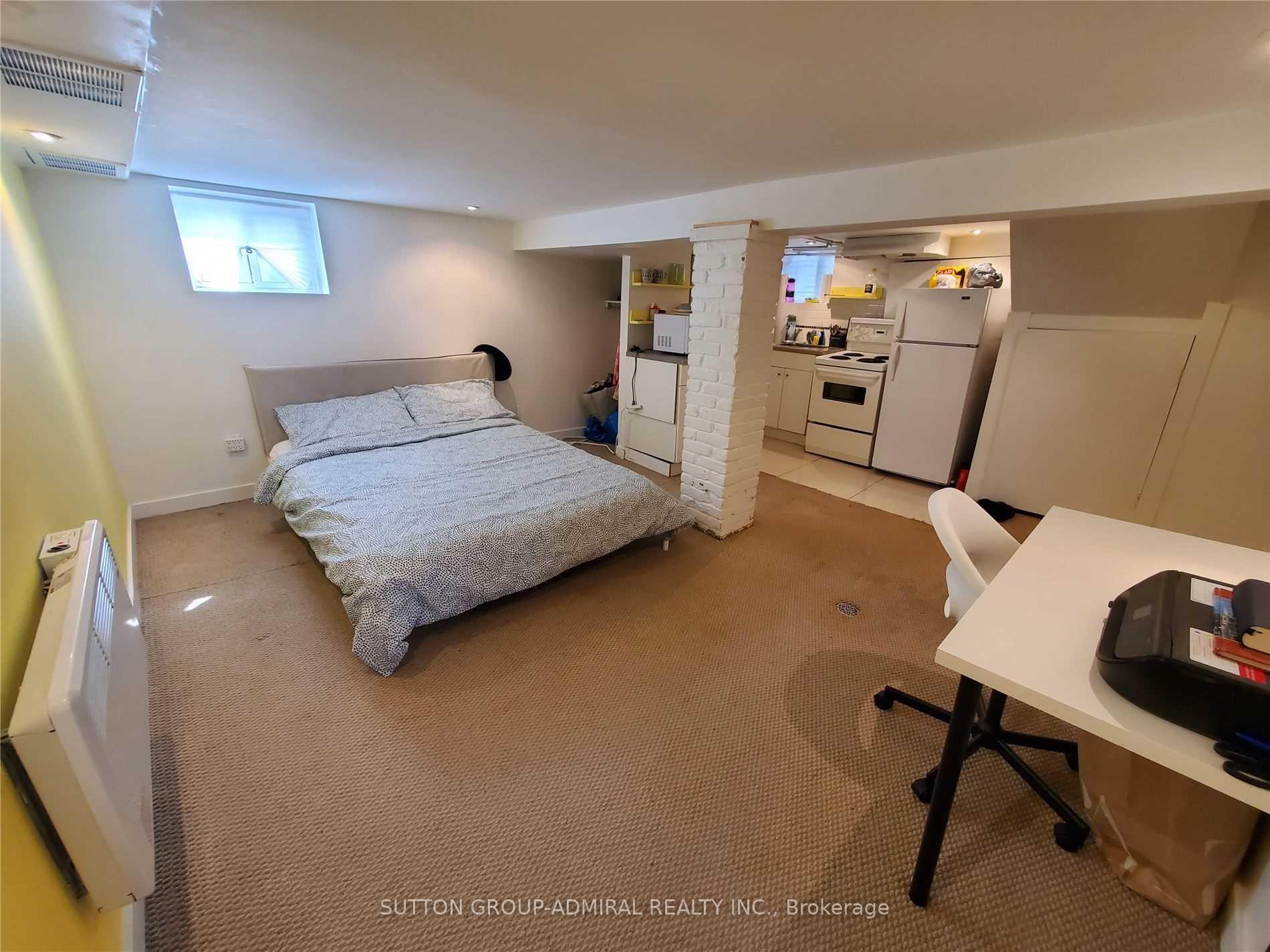 31 Gilpin Avenue Lower, Toronto W03, ON M6M 1G7