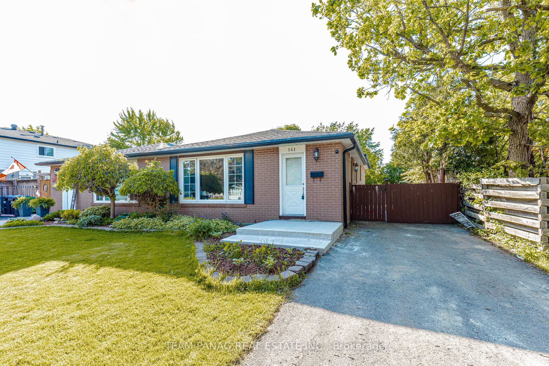141 Fallingdale Crescent, Brampton, ON L6T 3J5