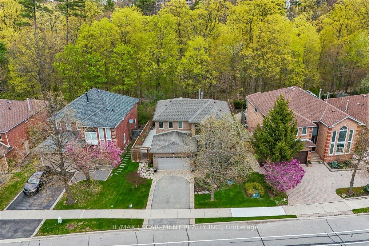 1257 MCCRANEY Street E, Oakville, ON L6H 3A3
