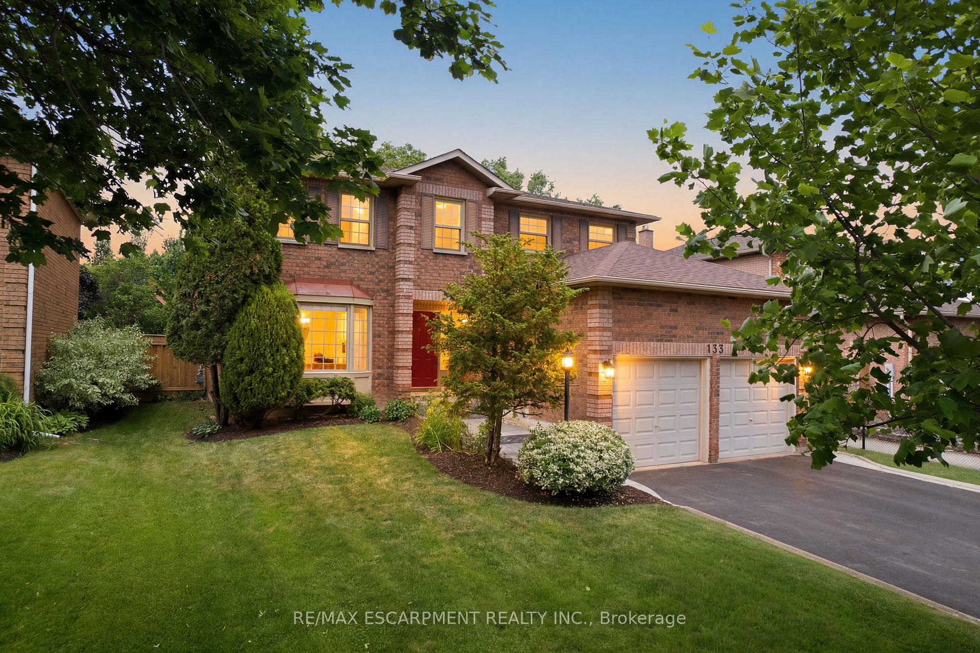 133 Warner Drive, Oakville, ON L6L 6G7