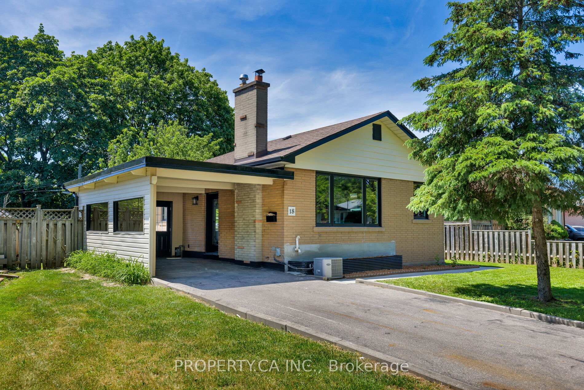 18 Alhart Drive, Toronto W10, ON M9V 2M9
