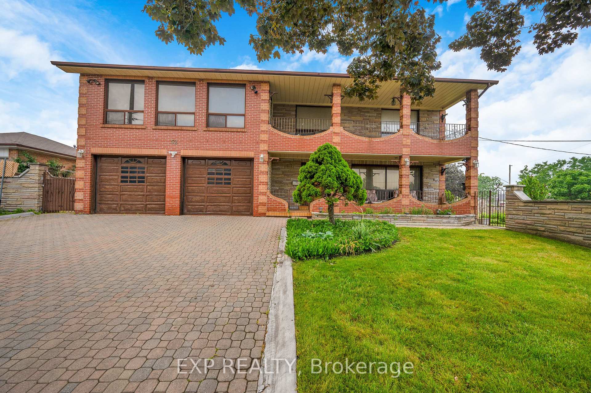 52 Storer Drive, Toronto W05, ON M9M 1X5