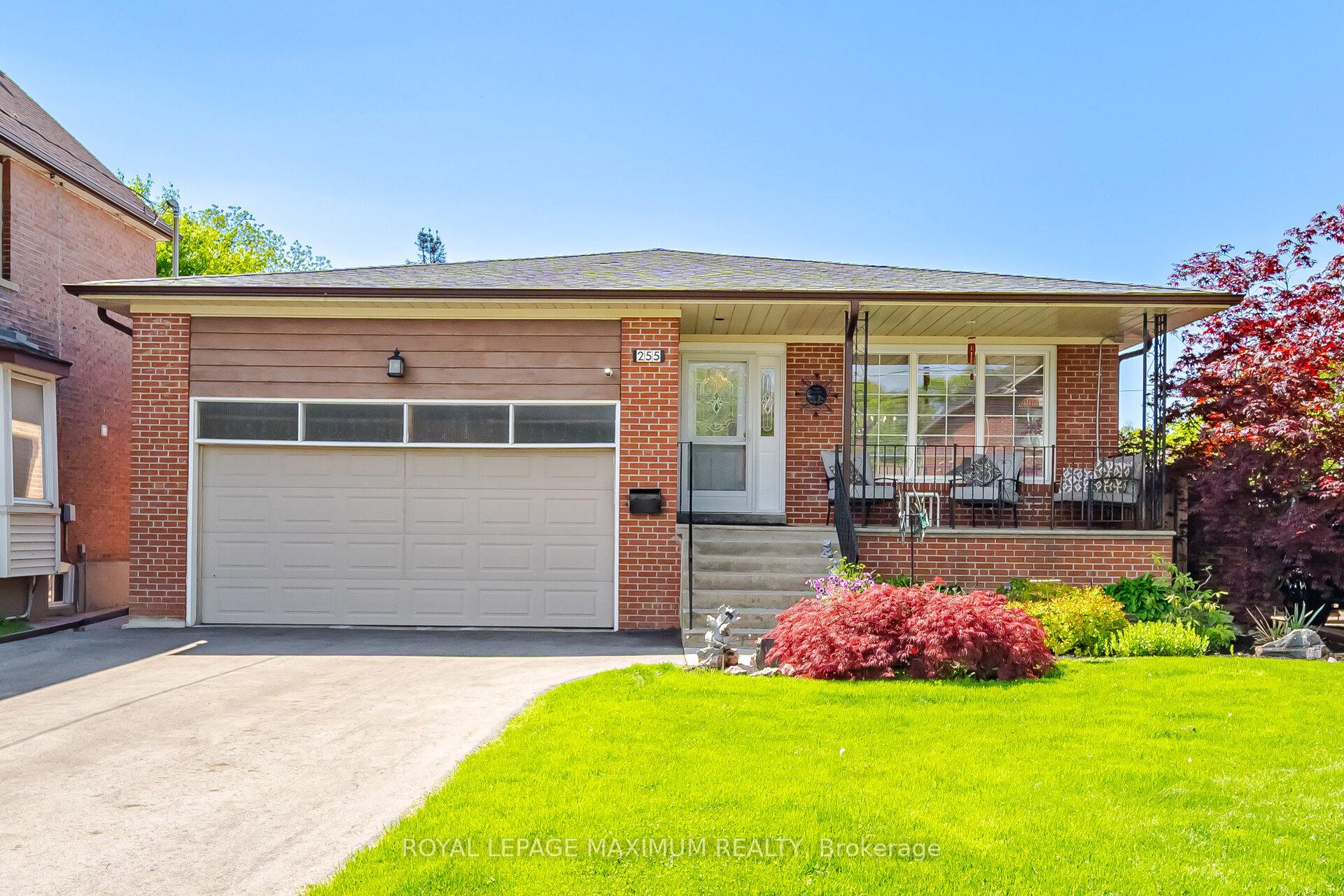 255 John Street, Toronto W04, ON M9N 1K1