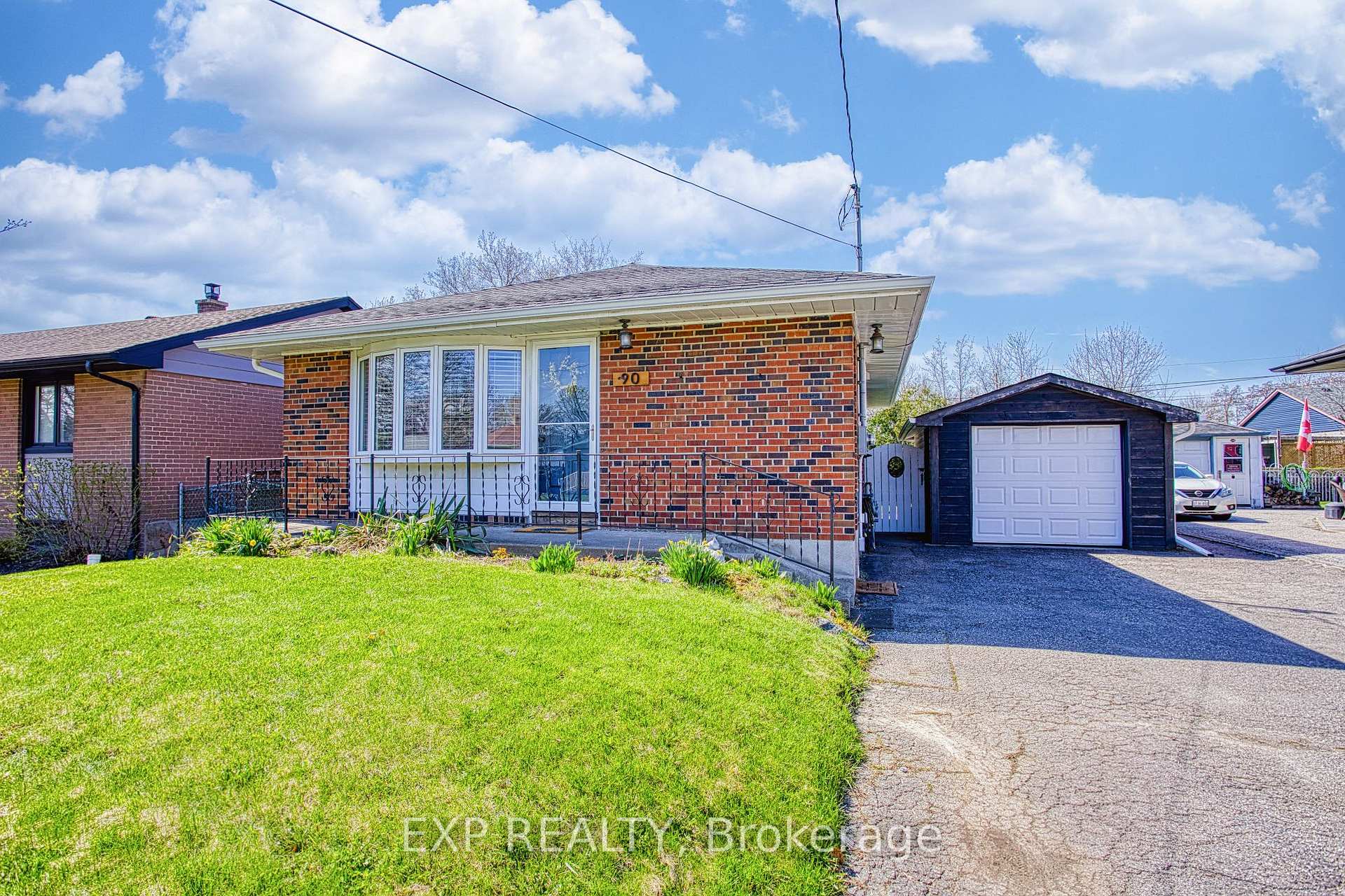 90 Prince Charles Drive, Halton Hills, ON L7G 3V4