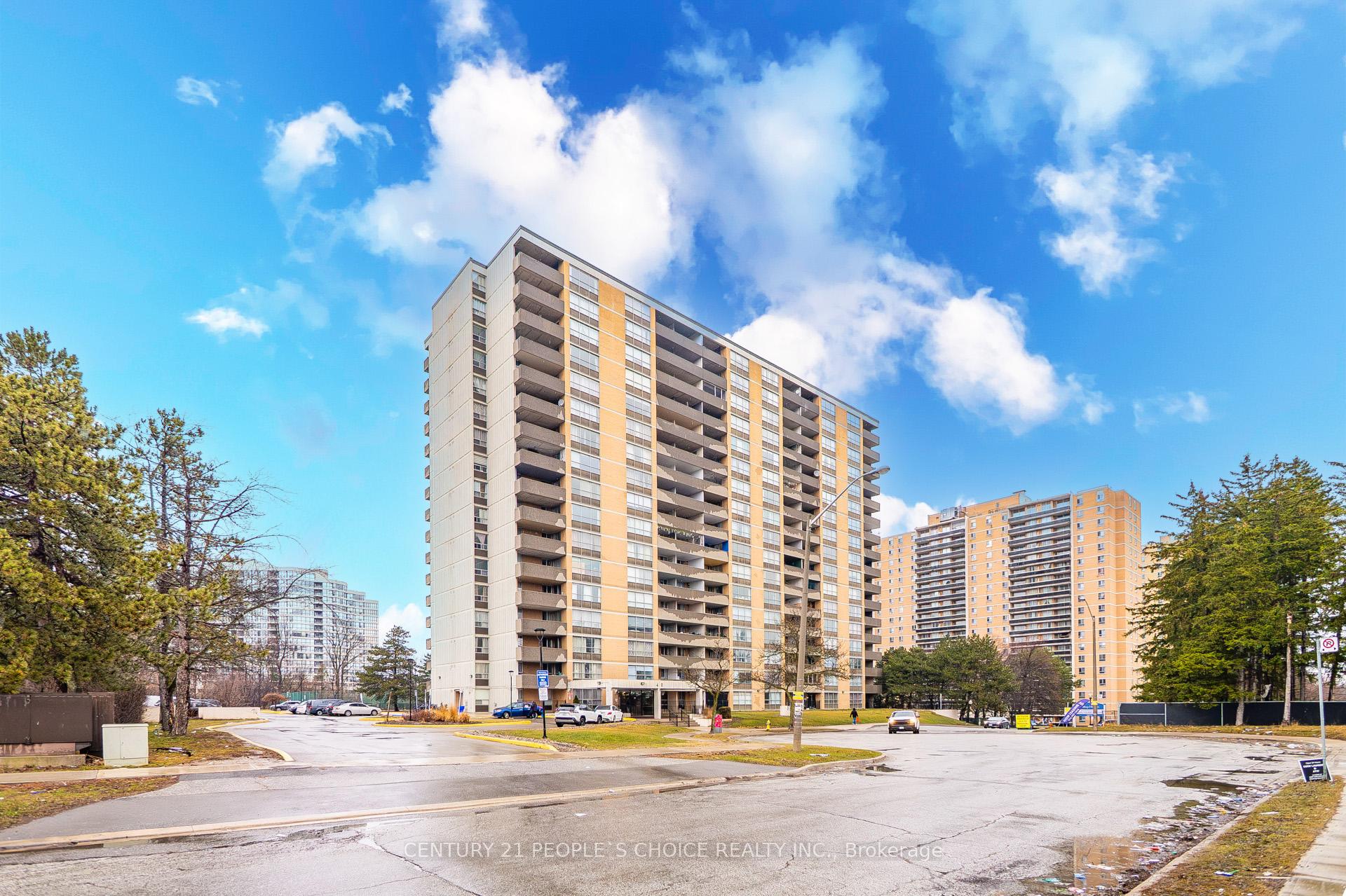 40 Panorama Court 910, Toronto W10, ON M9V 4M1