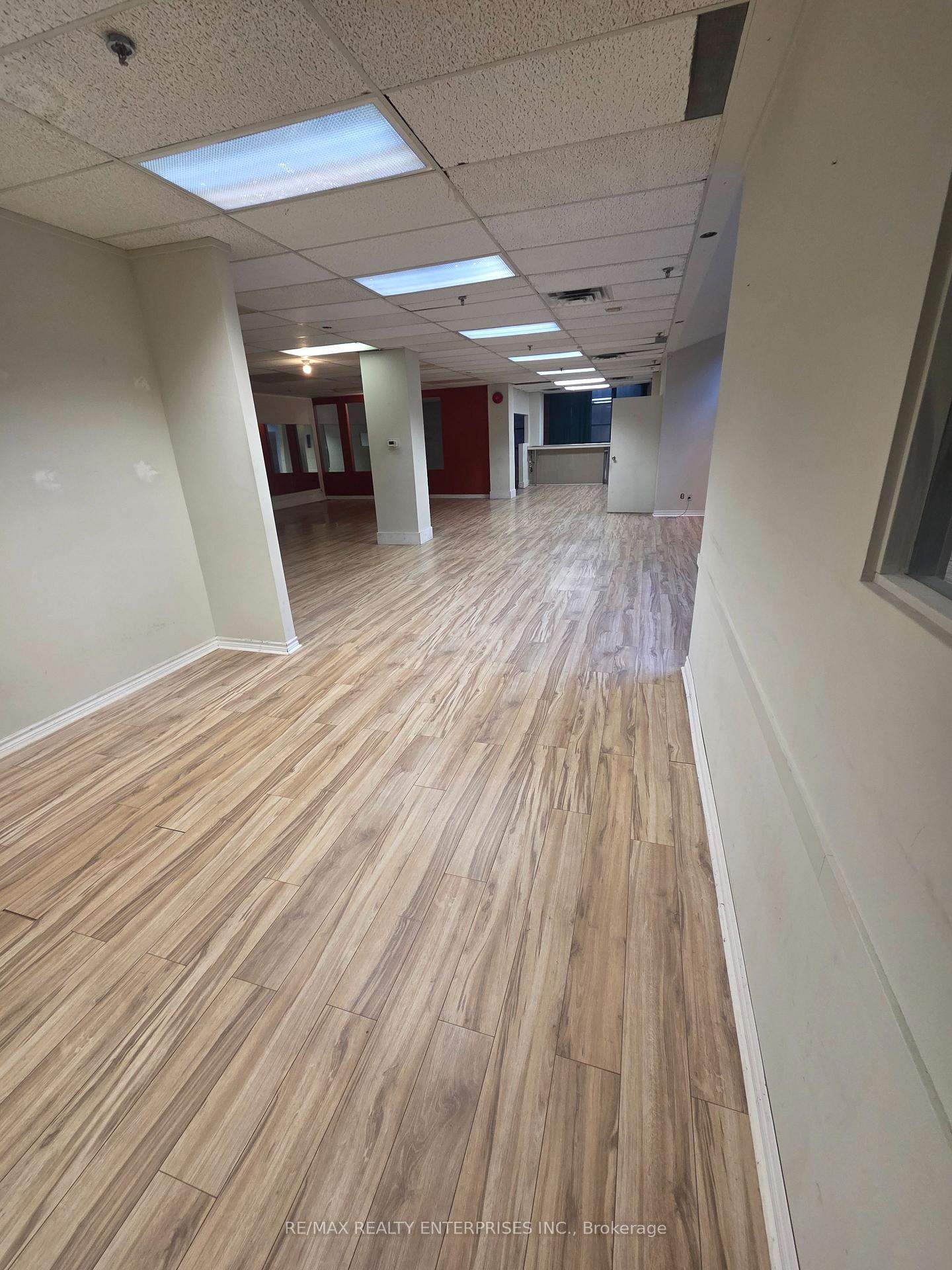 115 Trafalgar Road 2B, Oakville, ON L6J 3G3