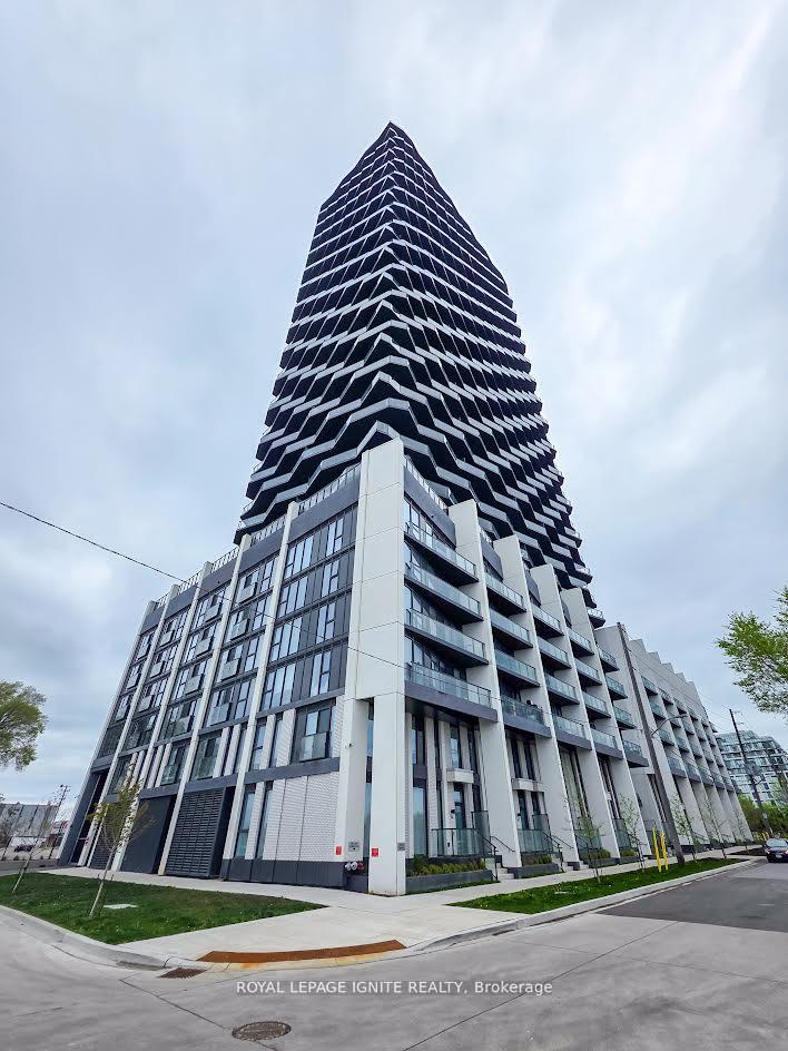 36 Zorra Street 203, Toronto W08, ON M8Z 0G5