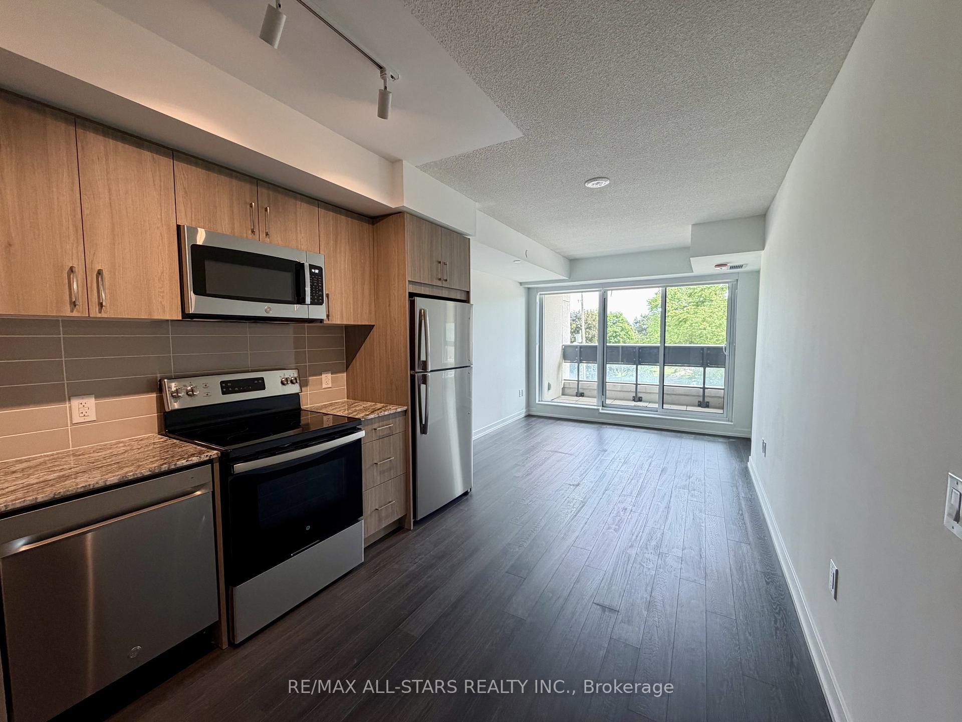 4010 Eglinton Avenue W 221, Toronto W09, ON M9A 0G5
