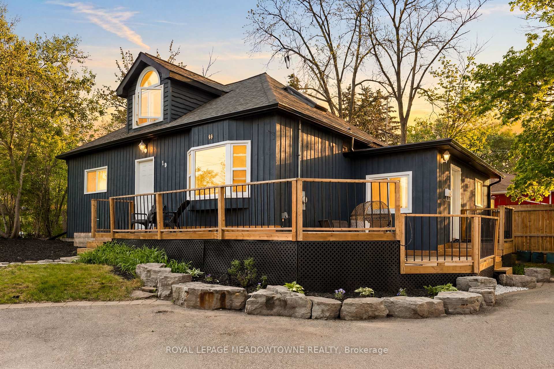 10 Back Street, Halton Hills, ON L7G 3Y6