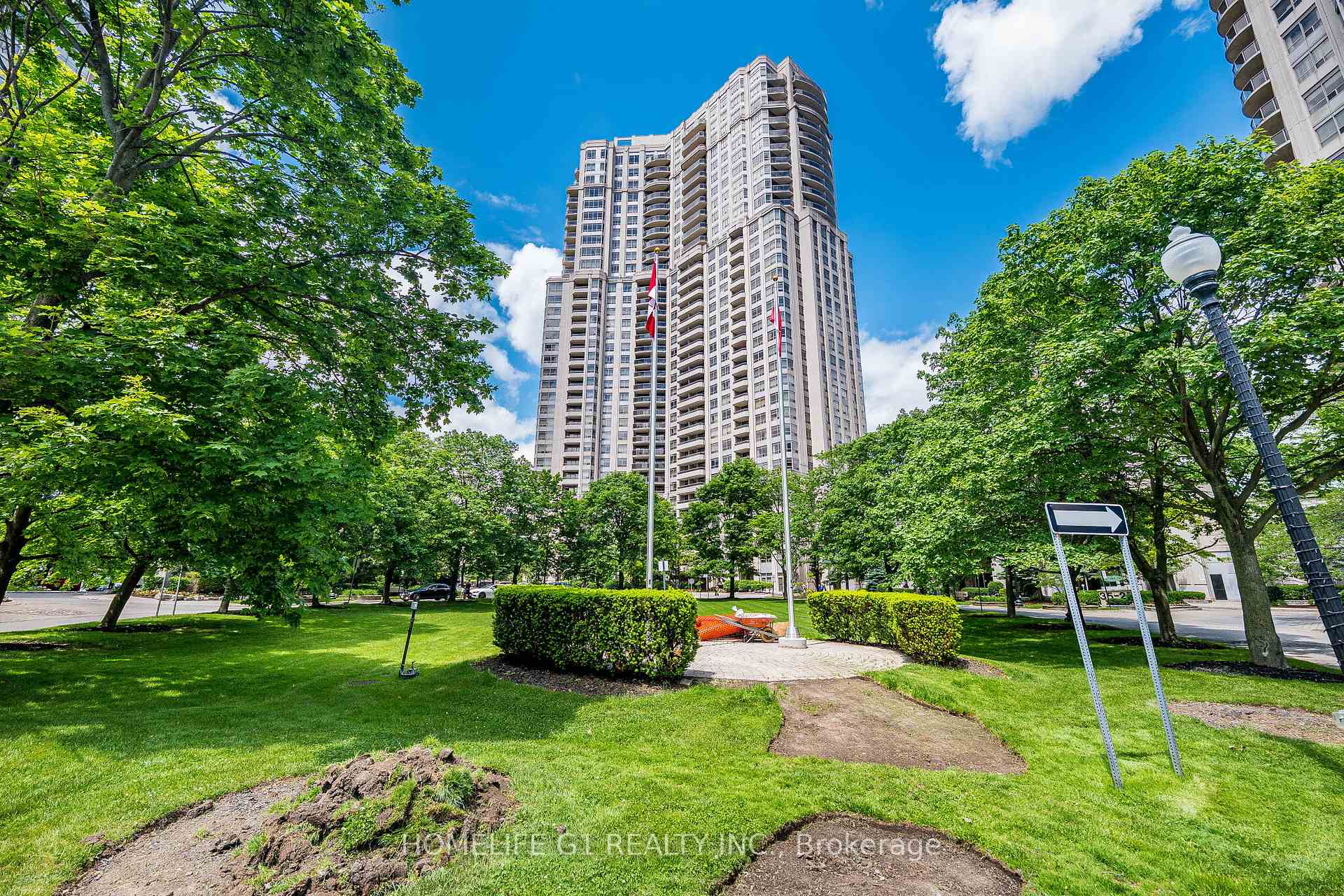 35 Kingsbridge Garden 02, Mississauga, ON L5R 3Z5