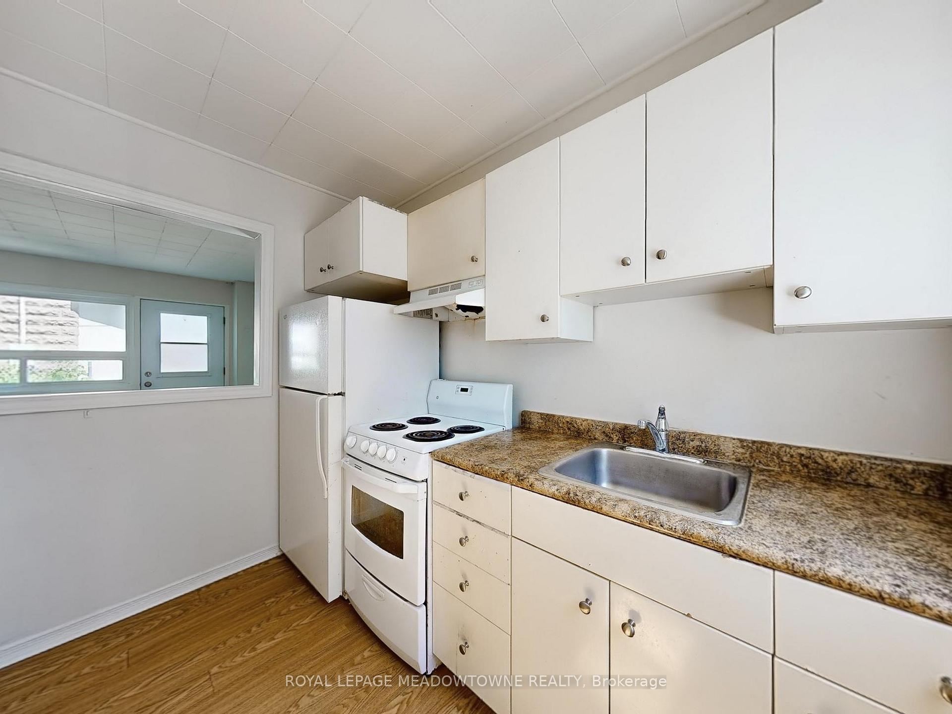 12 Wesleyan Street 1, Halton Hills, ON L7G 2E1