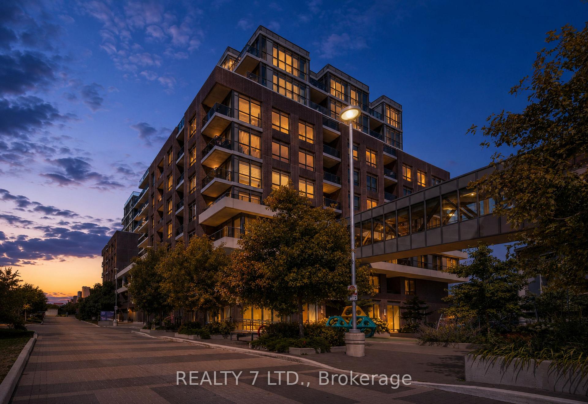 26 Gibbs Road 1033, Toronto W08, ON M9B 0E3