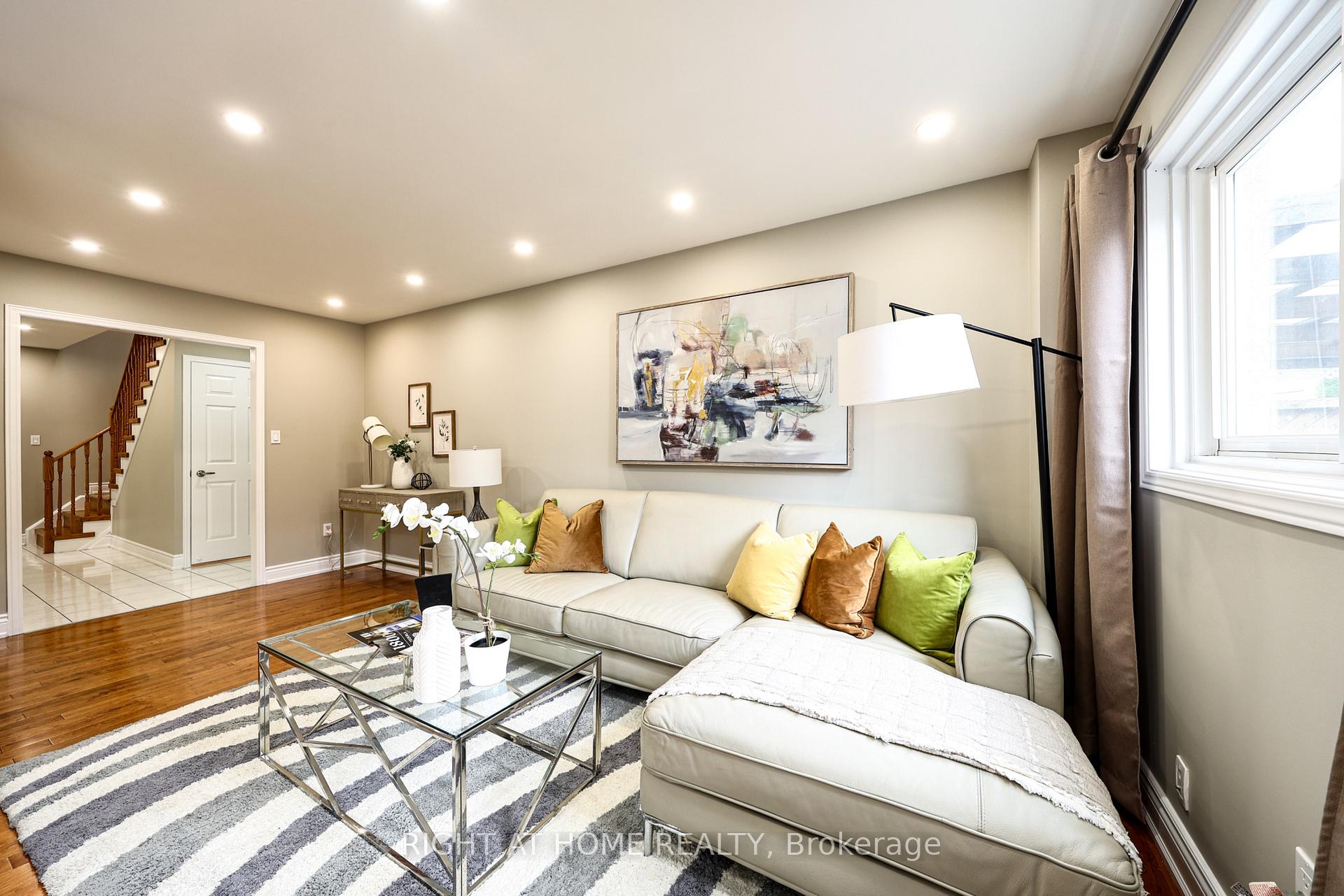 5533 Richmeadow Mews, Mississauga, ON L4Z 3T3