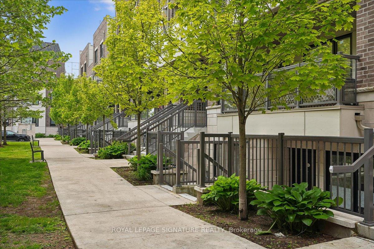 8 E Drummond Street 420, Toronto W06, ON M8V 1Y8