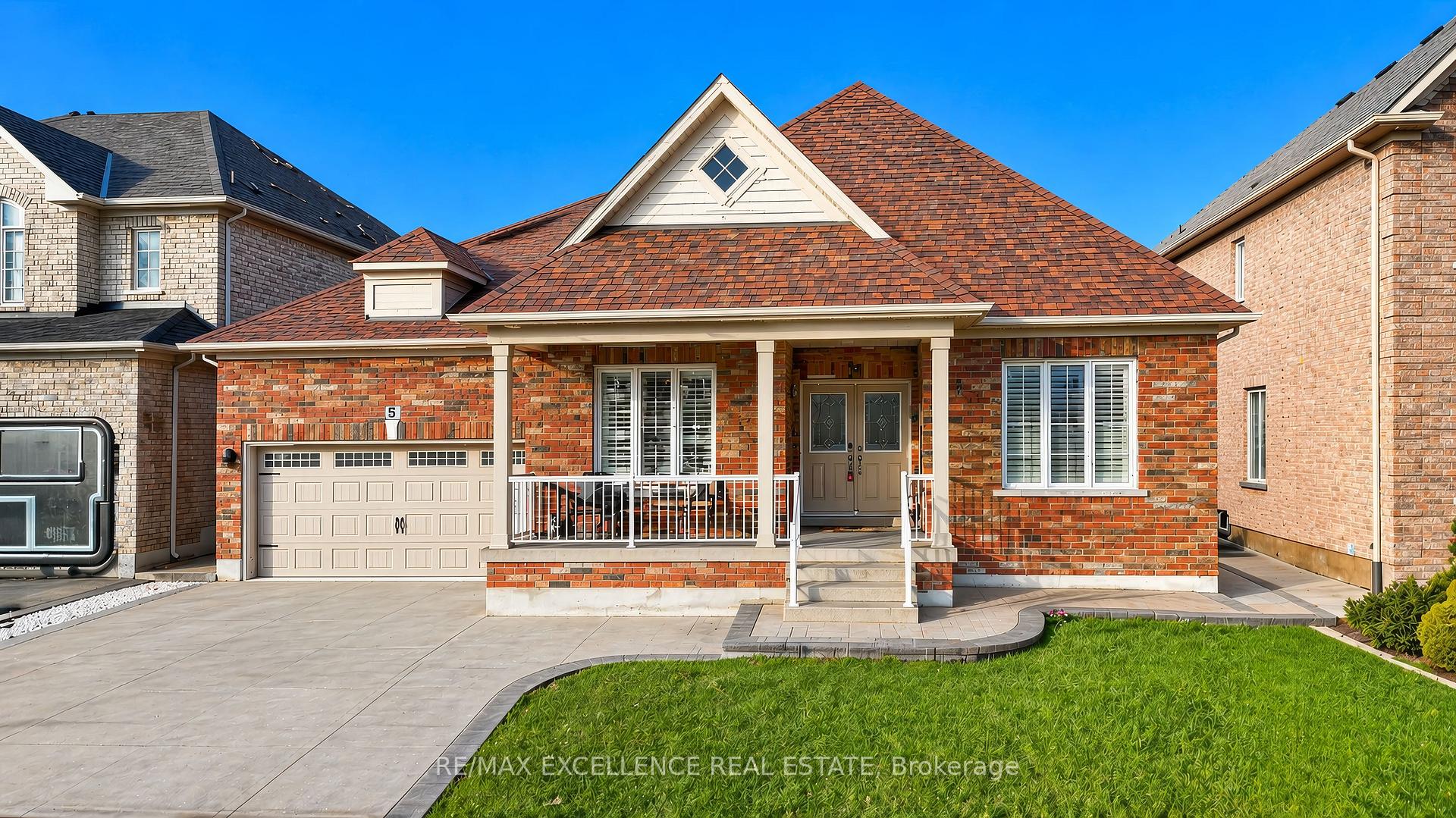5 Castlegate Boulevard, Brampton, ON L6P 2L4
