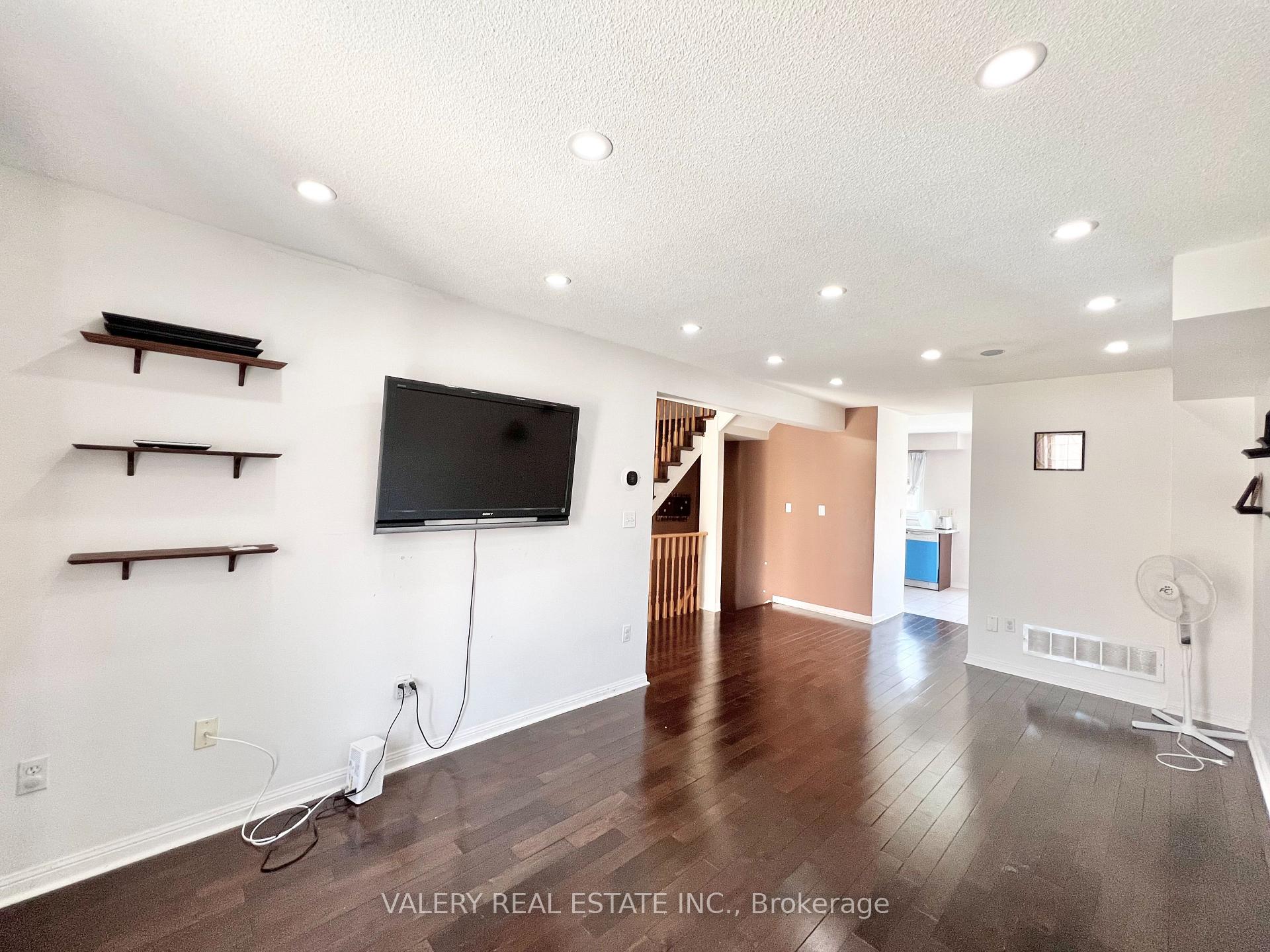 80 Acorn Pl Place 61, Mississauga, ON L4Z 4E1