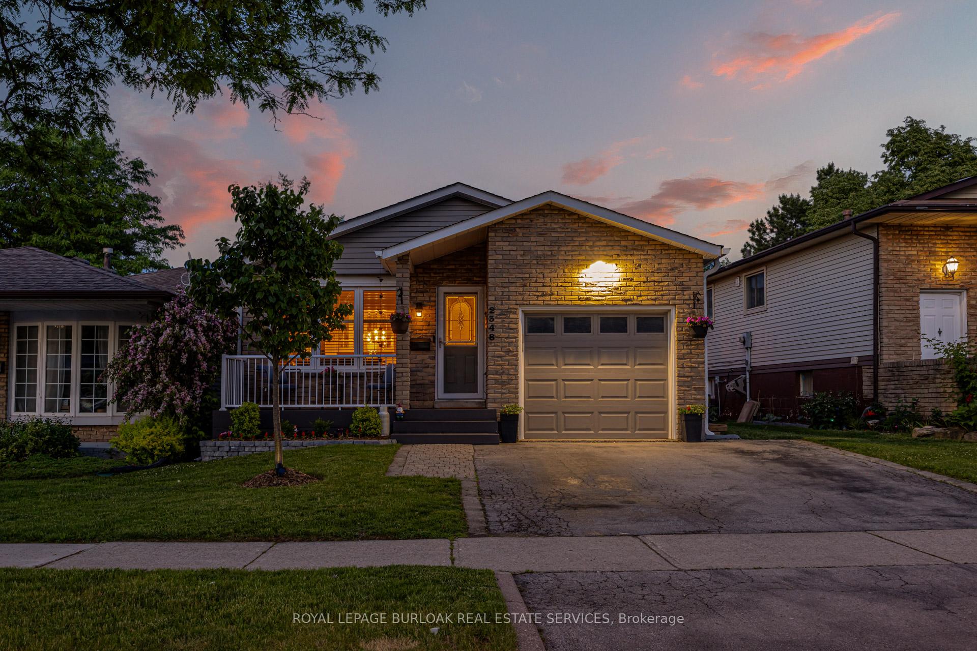 2348 Malcolm Crescent, Burlington, ON L7P 4H4