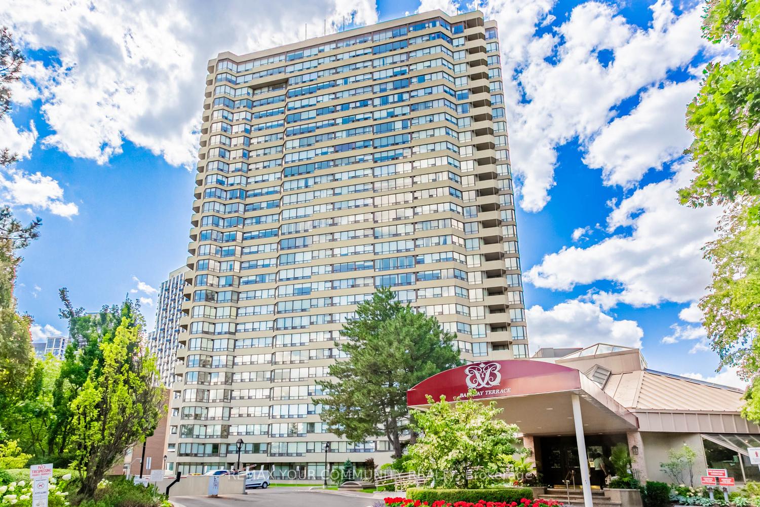 1300 Islington Avenue 1804, Toronto W08, ON M9A 5C4