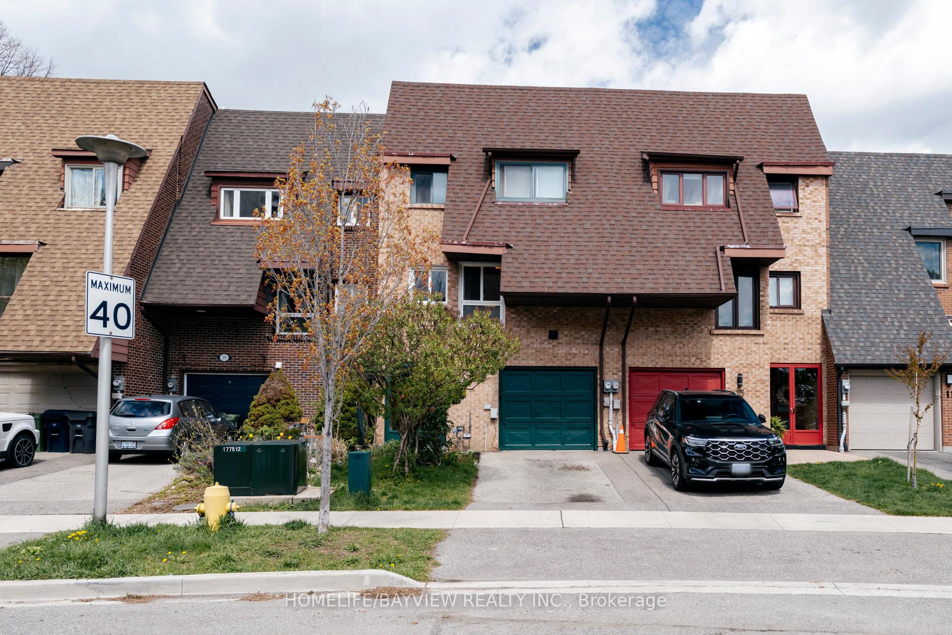 17 Stoneham Road, Toronto W08, ON M9C 4Y7