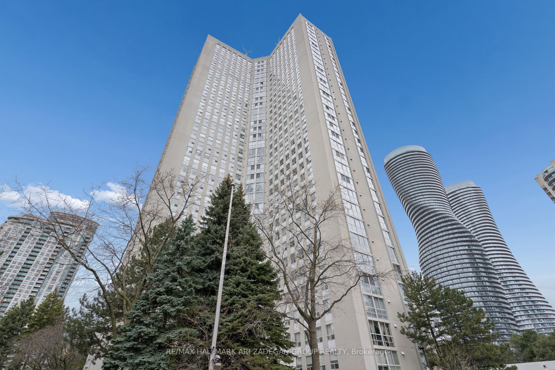 3650 Kaneff Crescent 2704, Mississauga, ON L5A 4A1