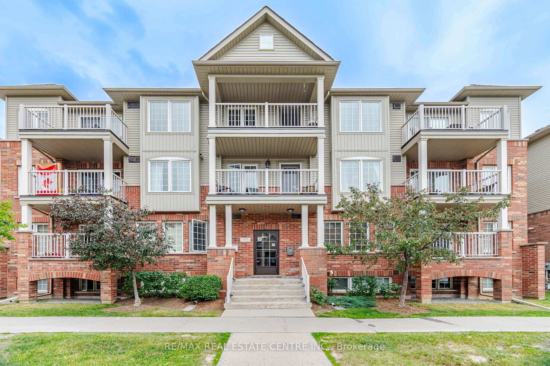 153 Isaac Devins Boulevard 2, Toronto W05, ON M9M 0C5