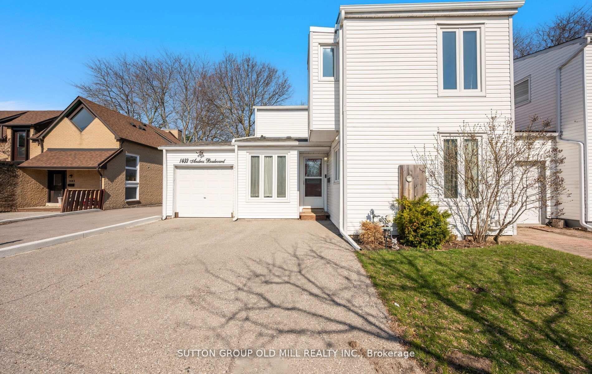 1433 Andros Boulevard, Mississauga, ON L5J 4K2