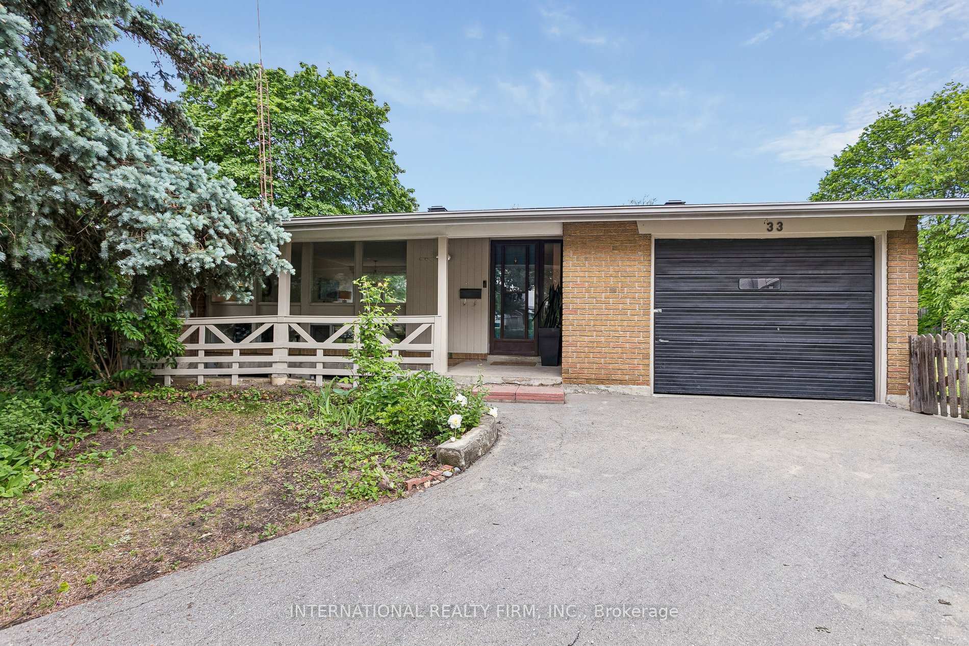 33 Kendleton Drive, Toronto W10, ON M9V 1T9