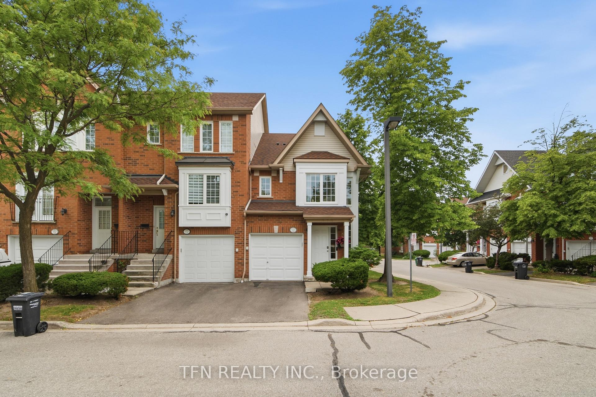 1591 South Parade Court 14, Mississauga, ON L5M 6G1