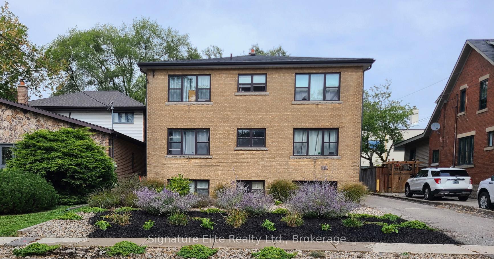 112 Alder Crescent 301, Toronto W06, ON M8V 2H8