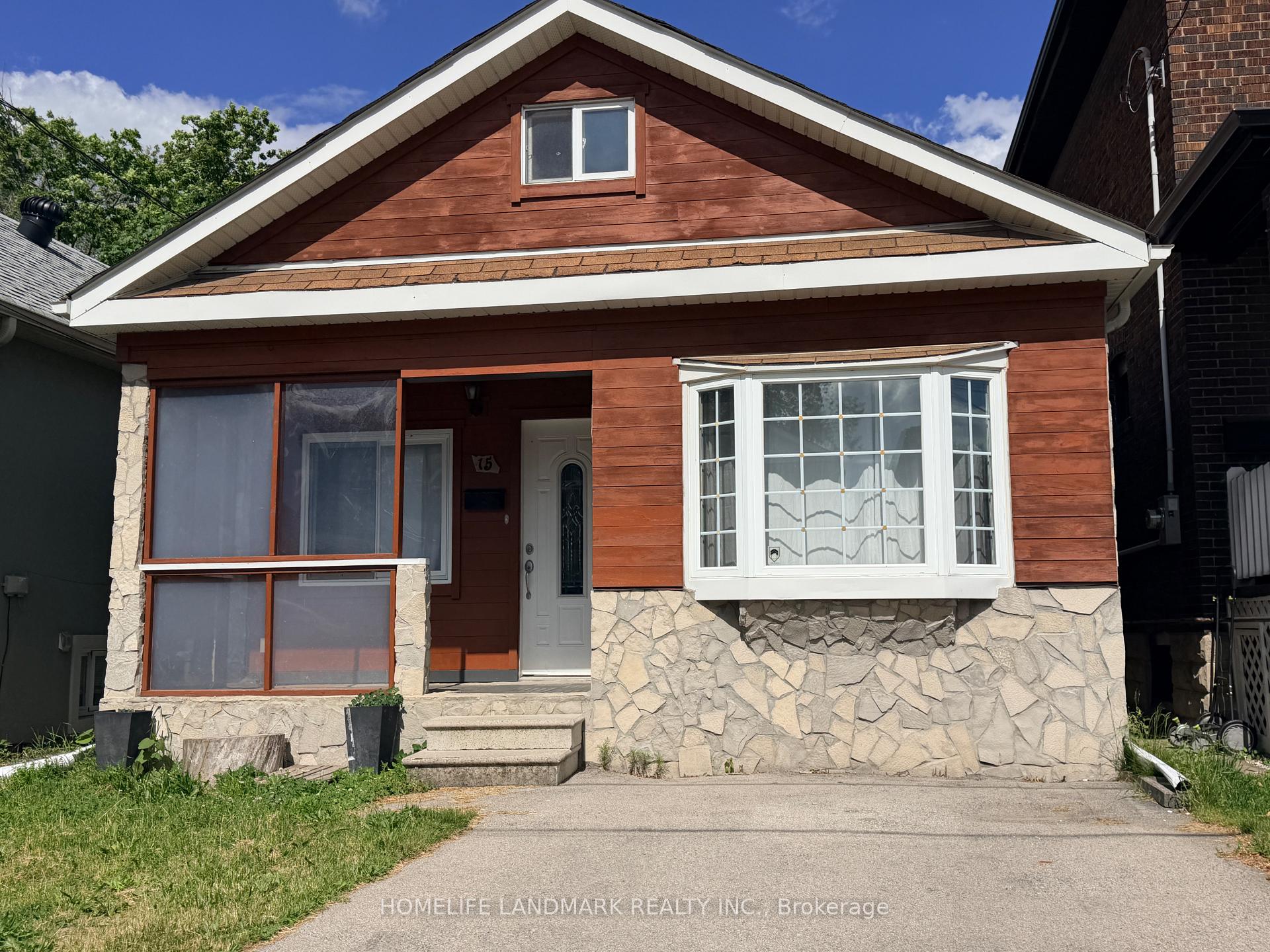 15 Fourteenth Street, Toronto W06, ON M8V 3H8