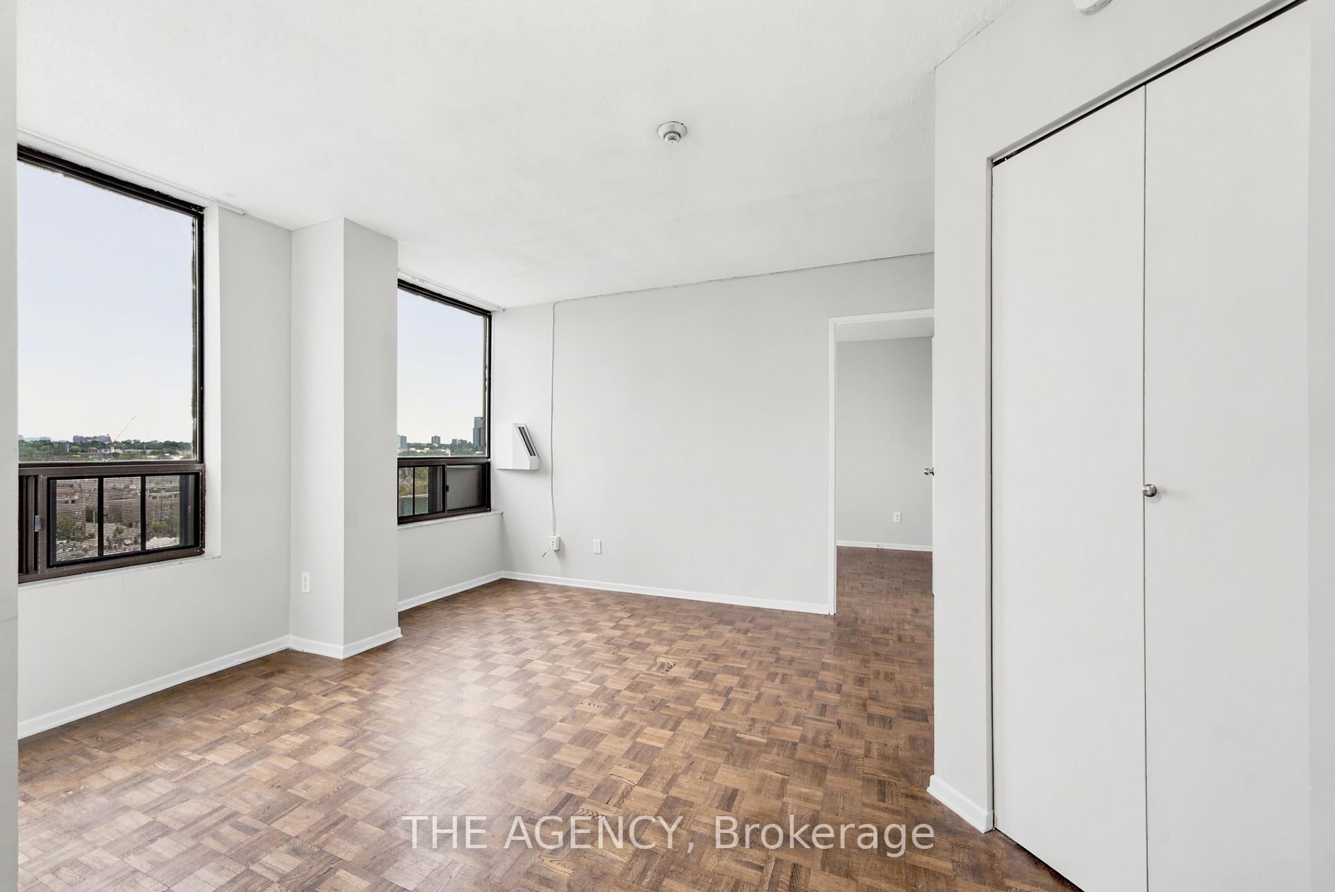 2360 Dundas Street W 1019B, Toronto W02, ON M6P 4B2