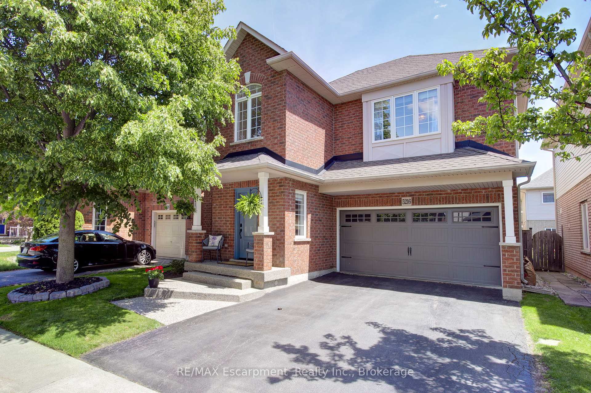5216 Garland Crescent, Burlington, ON L7L 7K9