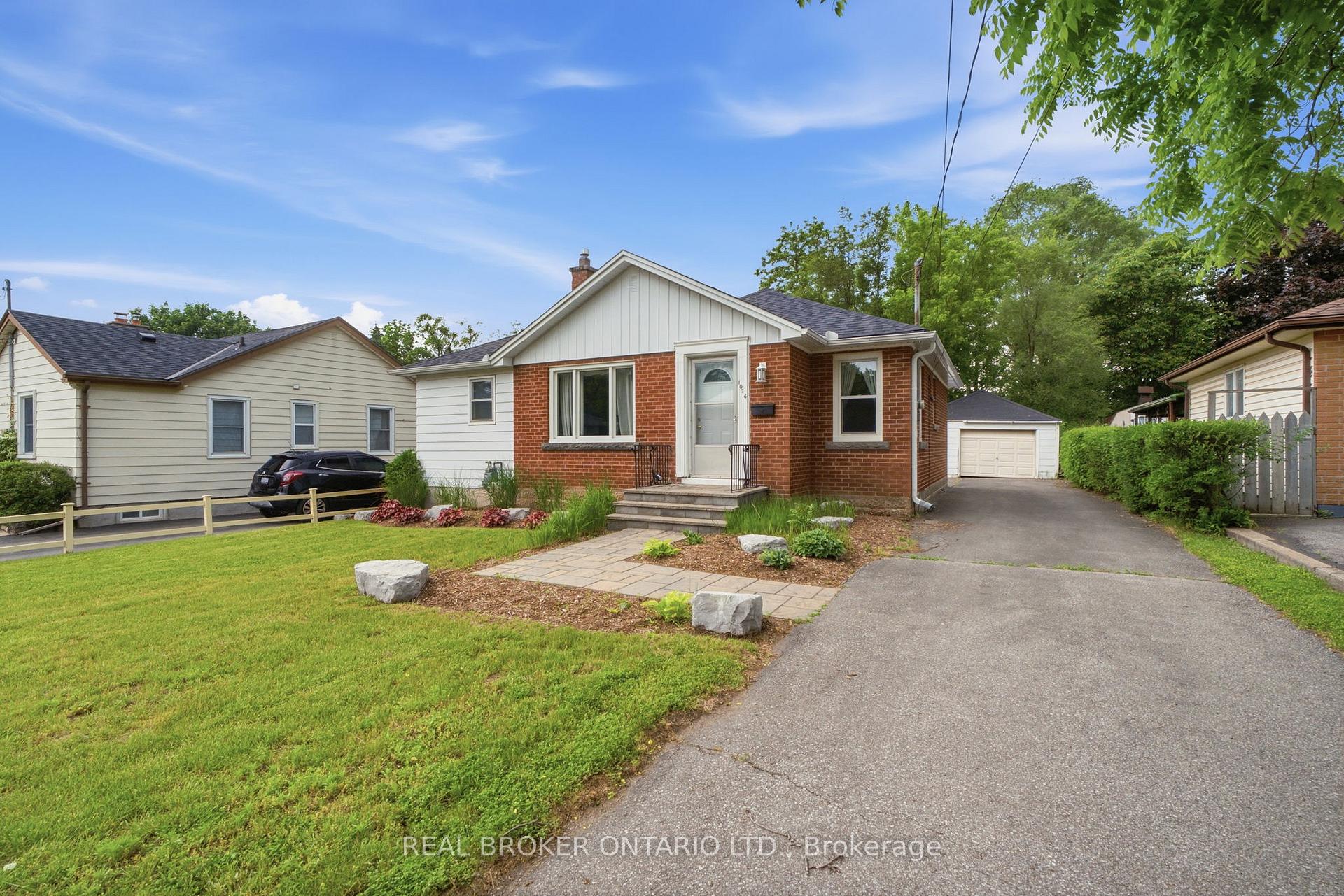 1076 Clearview Avenue, Burlington, ON L7T 2J1