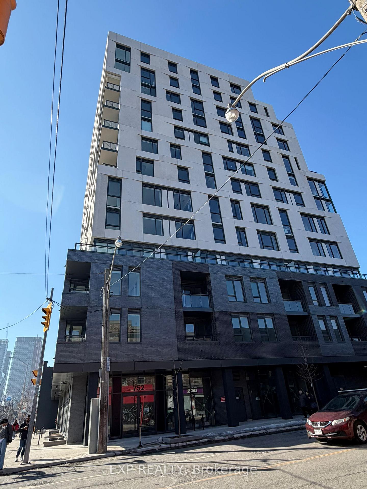 758 Dovercourt Road 410, Toronto W02, ON M6H 2X2
