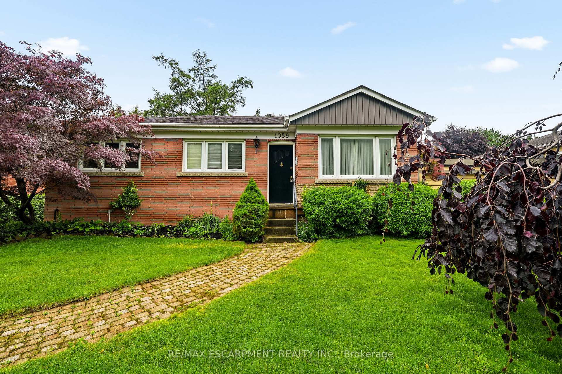 1059 SHEPHERDS Drive, Burlington, ON L7T 3R4