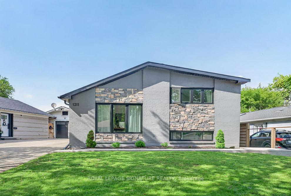 1311 Lewisham Drive, Mississauga, ON L5J 3P8