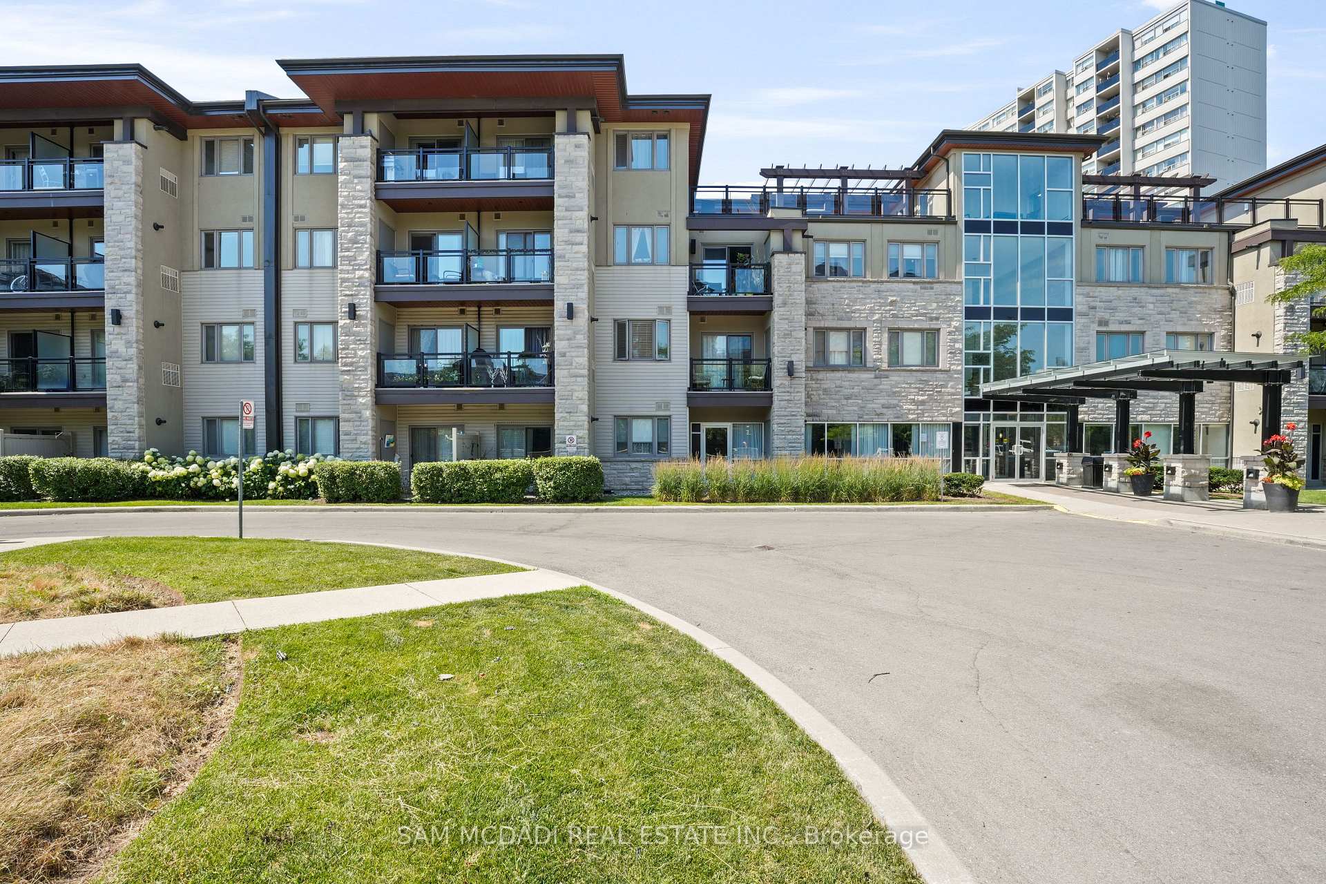 570 Lolita Gardens 332, Mississauga, ON L5A 0A1