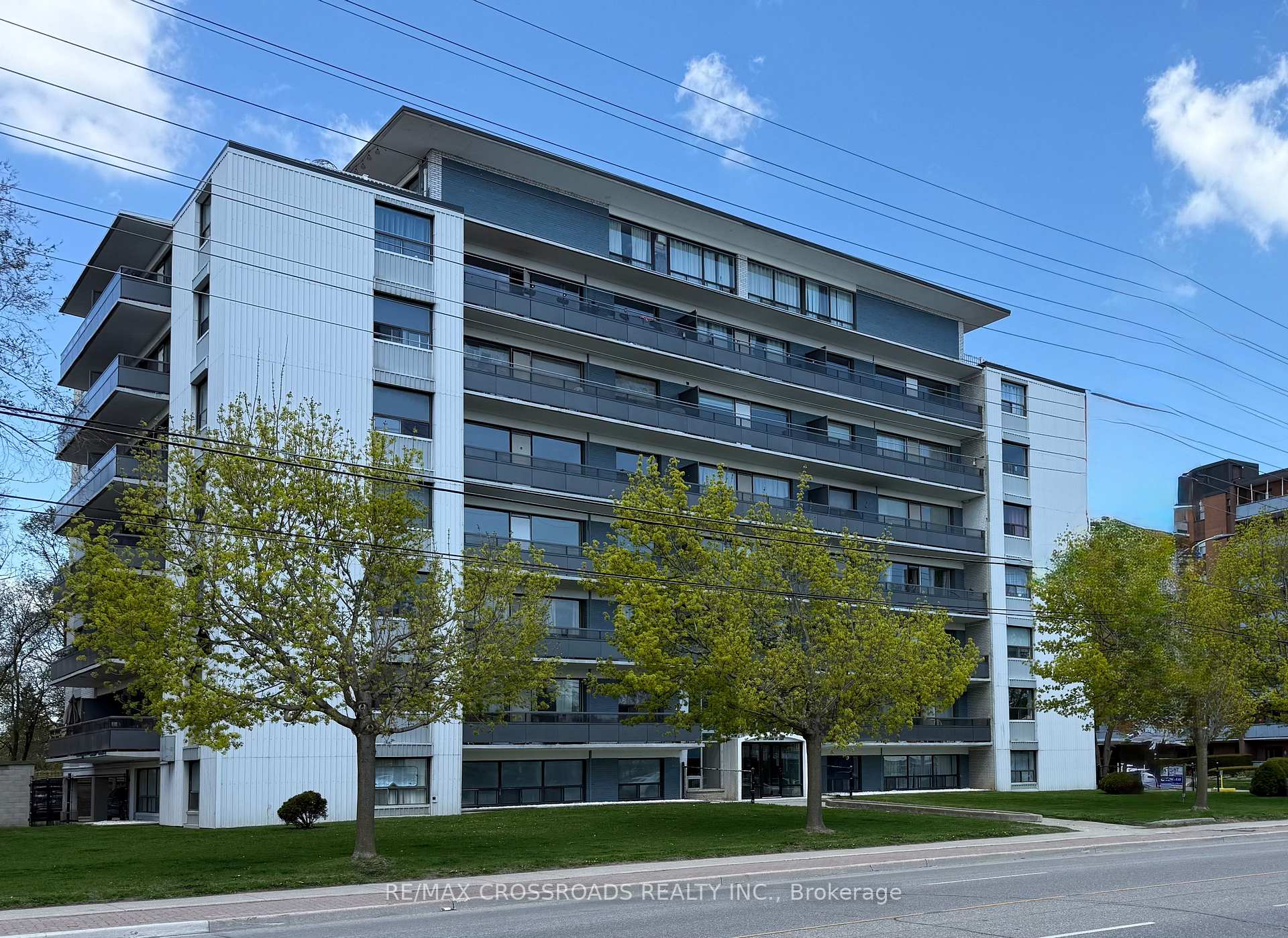 363 Lakeshore Road E 802, Mississauga, ON L5G 1H7