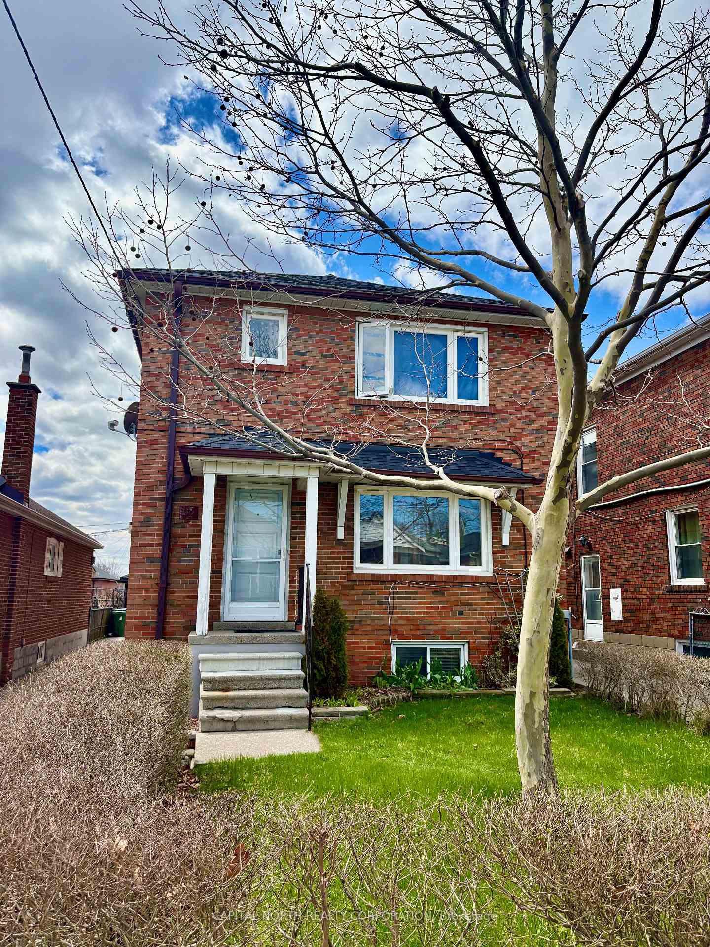 62 Richardson Avenue, Toronto W04, ON M6M 3R9
