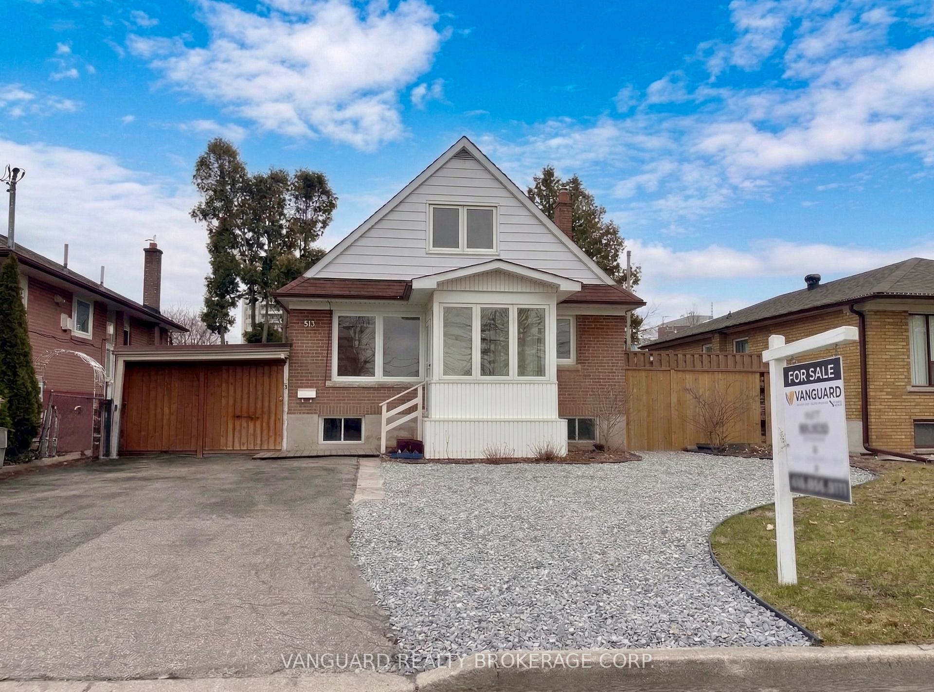 69 Joyce Parkway, Toronto W04, ON M6B 2T3