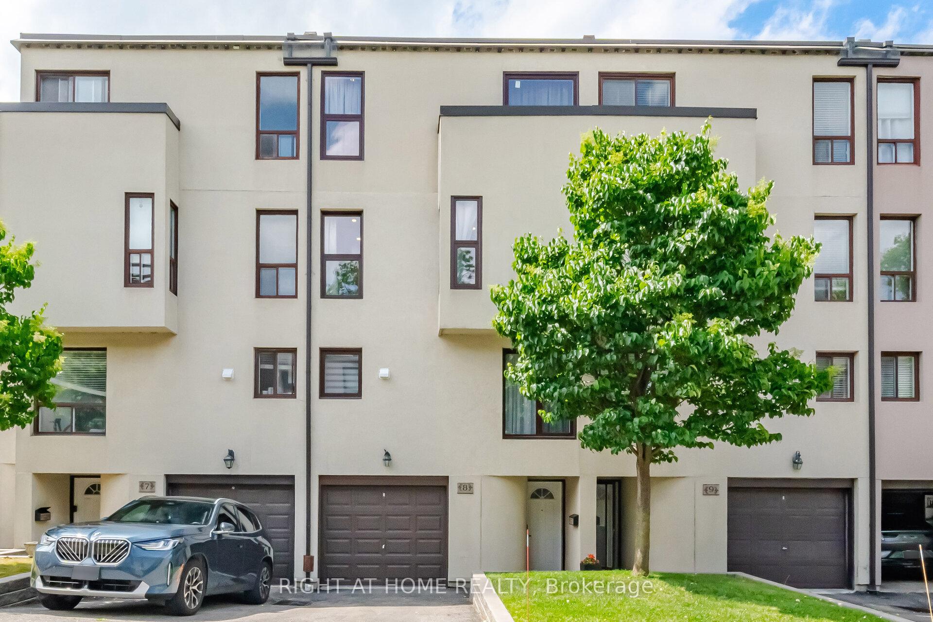 24 REID Drive 8, Mississauga, ON L5M 2A6