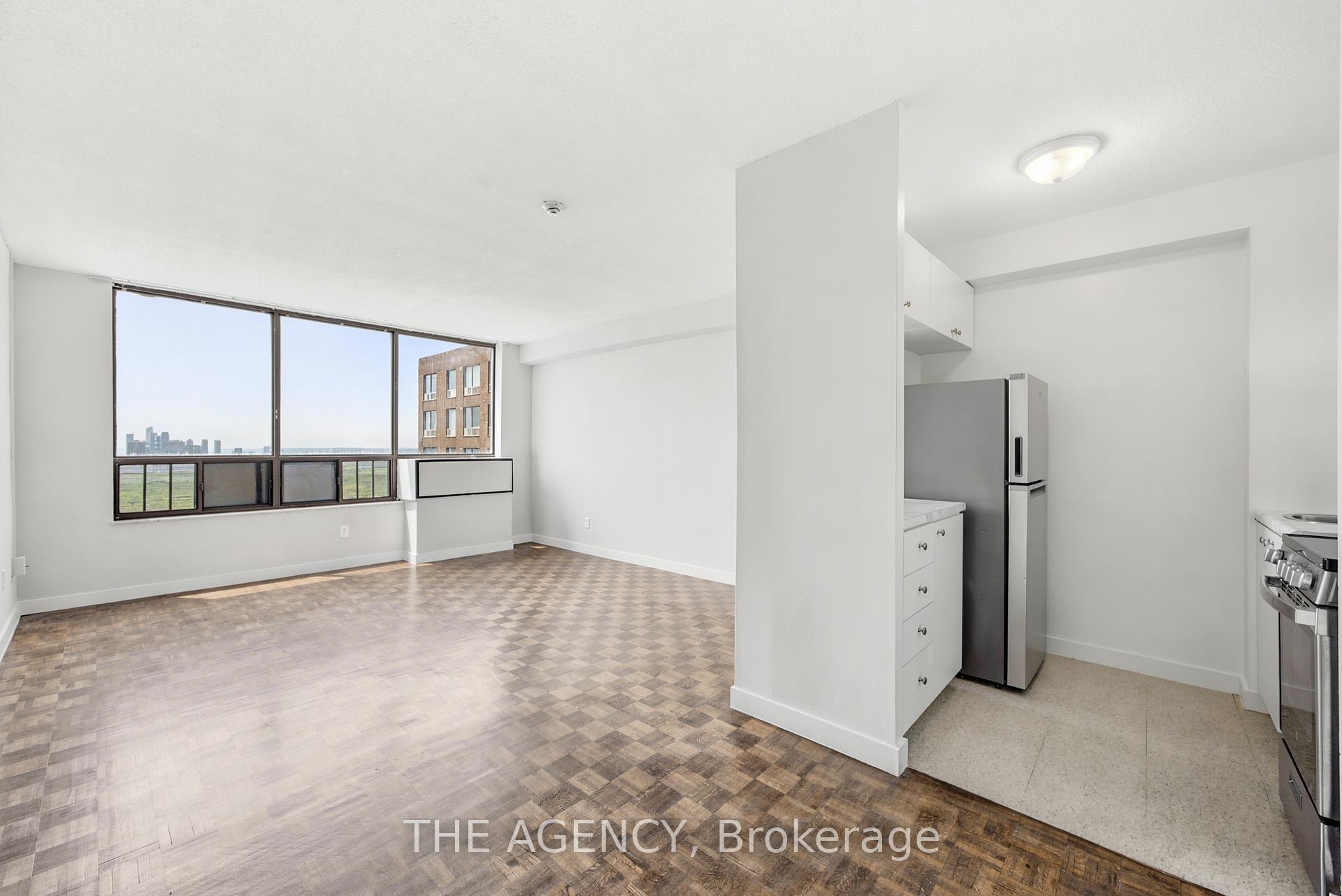2360 Dundas Street W 2816B, Toronto W02, ON M6P 4B2