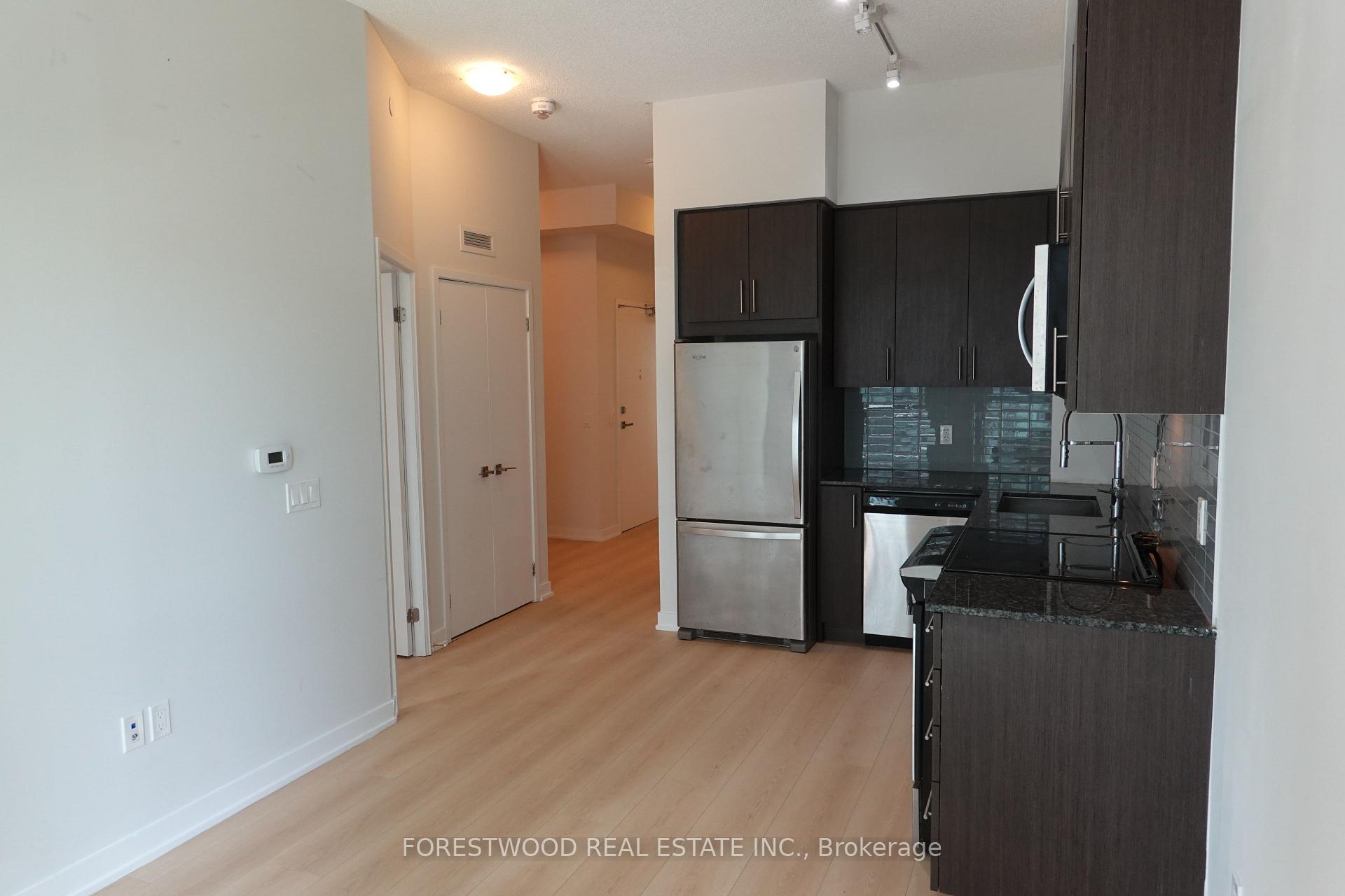 4055 Parkside Village Drive 722, Mississauga, ON L5B 0K8