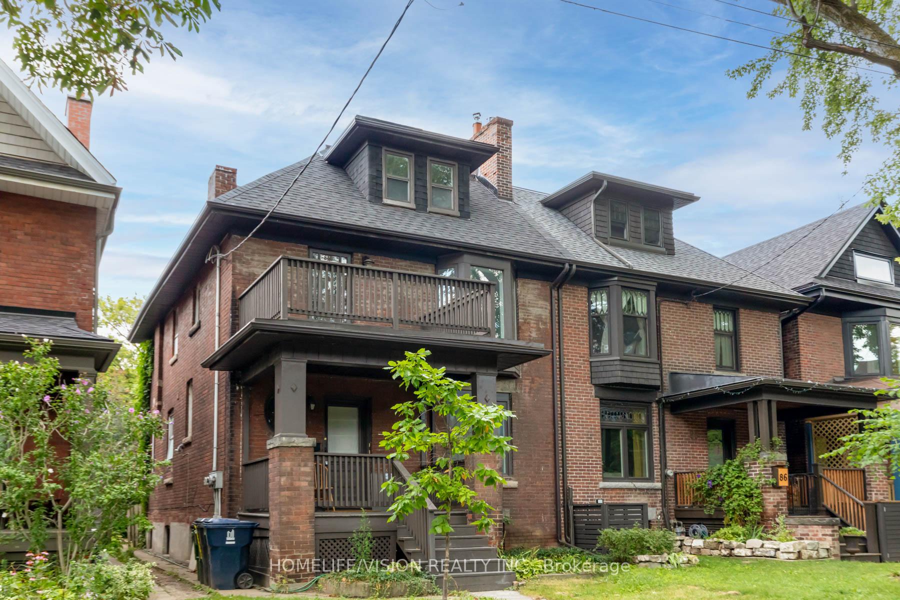 88 Pearson Avenue Main, Toronto W01, ON M6R 1G5